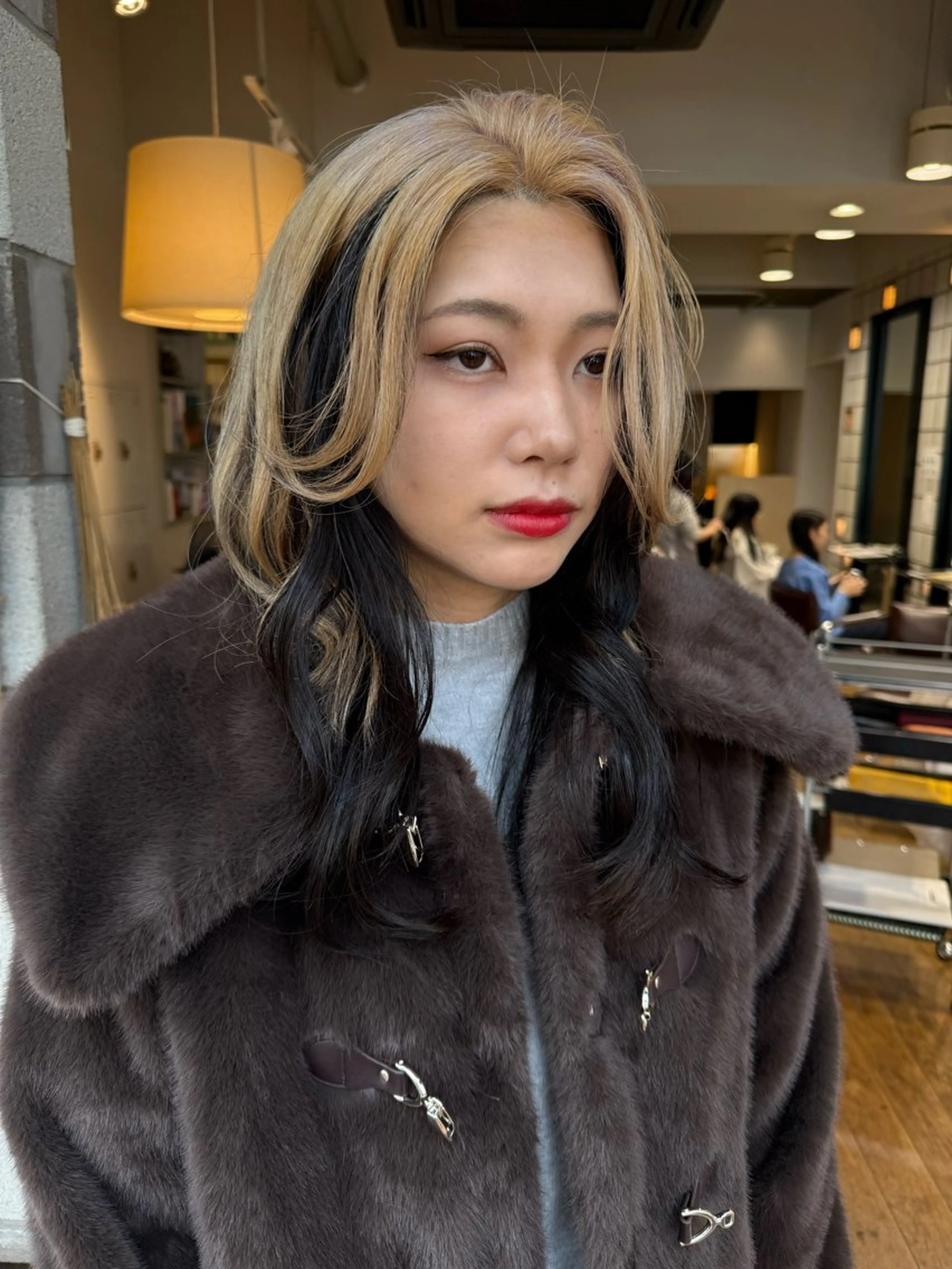 ロング ヘアカラー 松本  夏海のヘアスタイル