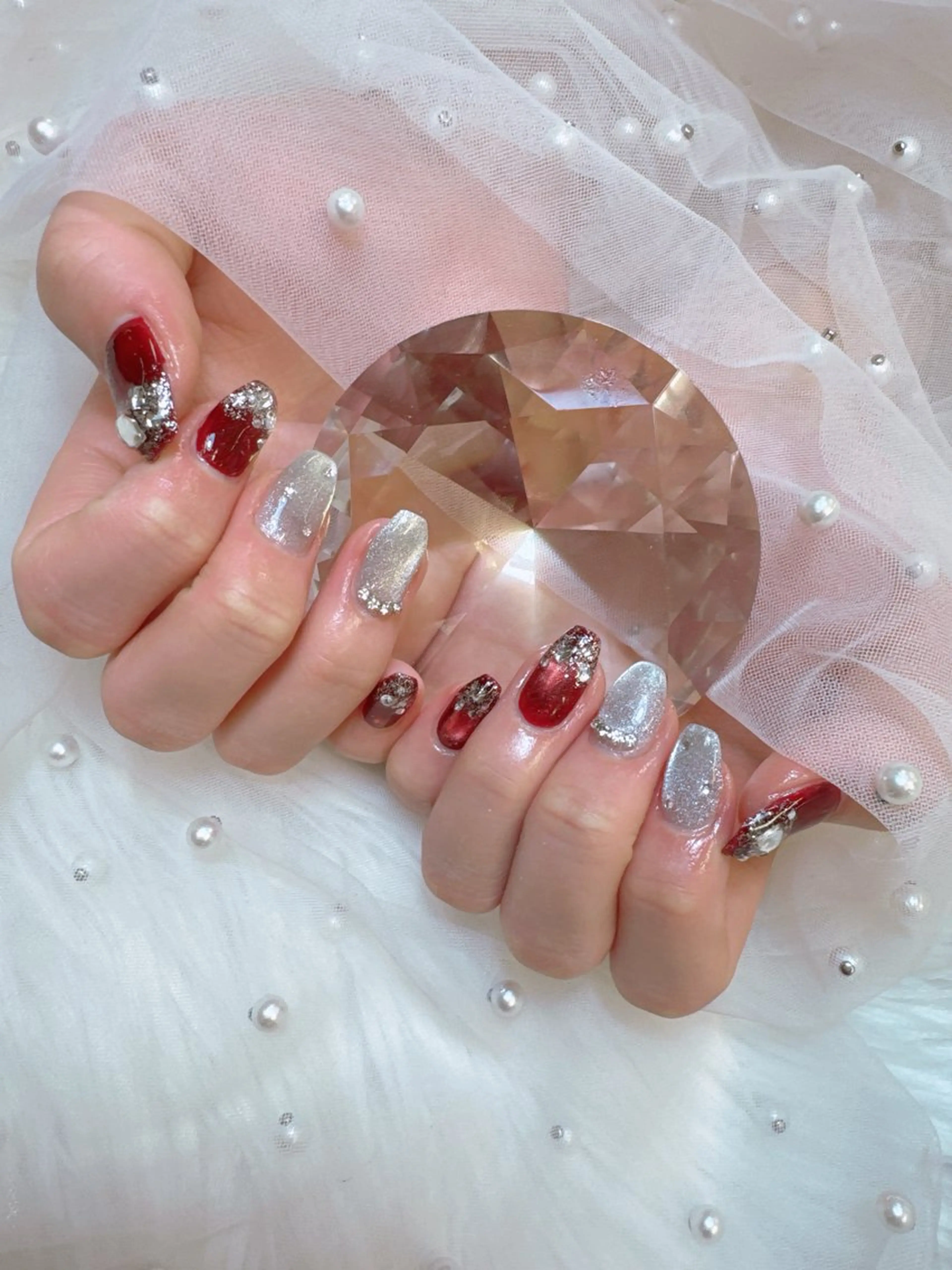 ネイル フラッシュネイル フラッシュマグ フレンチネイル ガラスフレンチ キラキラネイル ハンドネイル Queeens nailのネイルデザイン