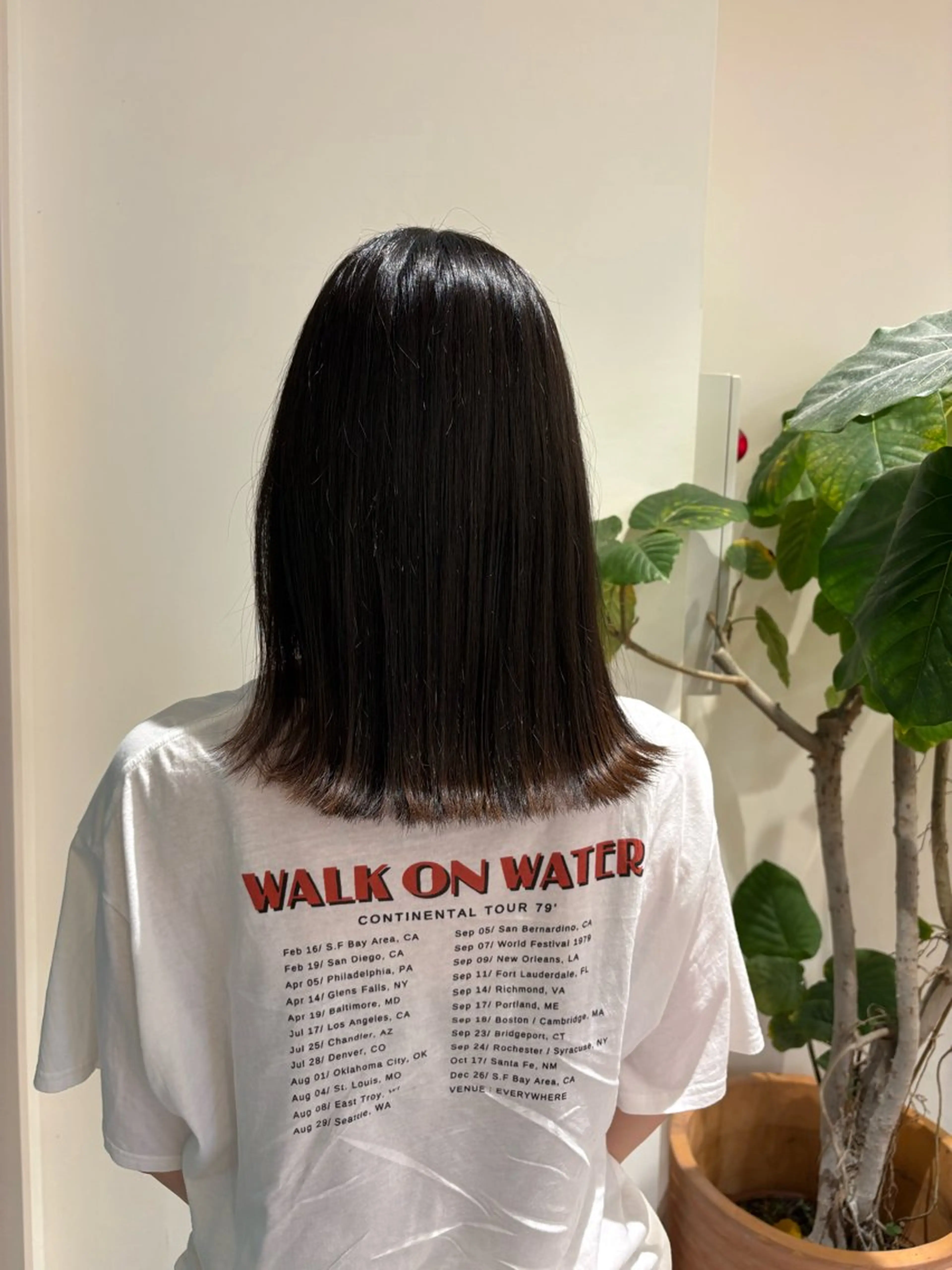 ミディアム 佃 風子のヘアスタイル