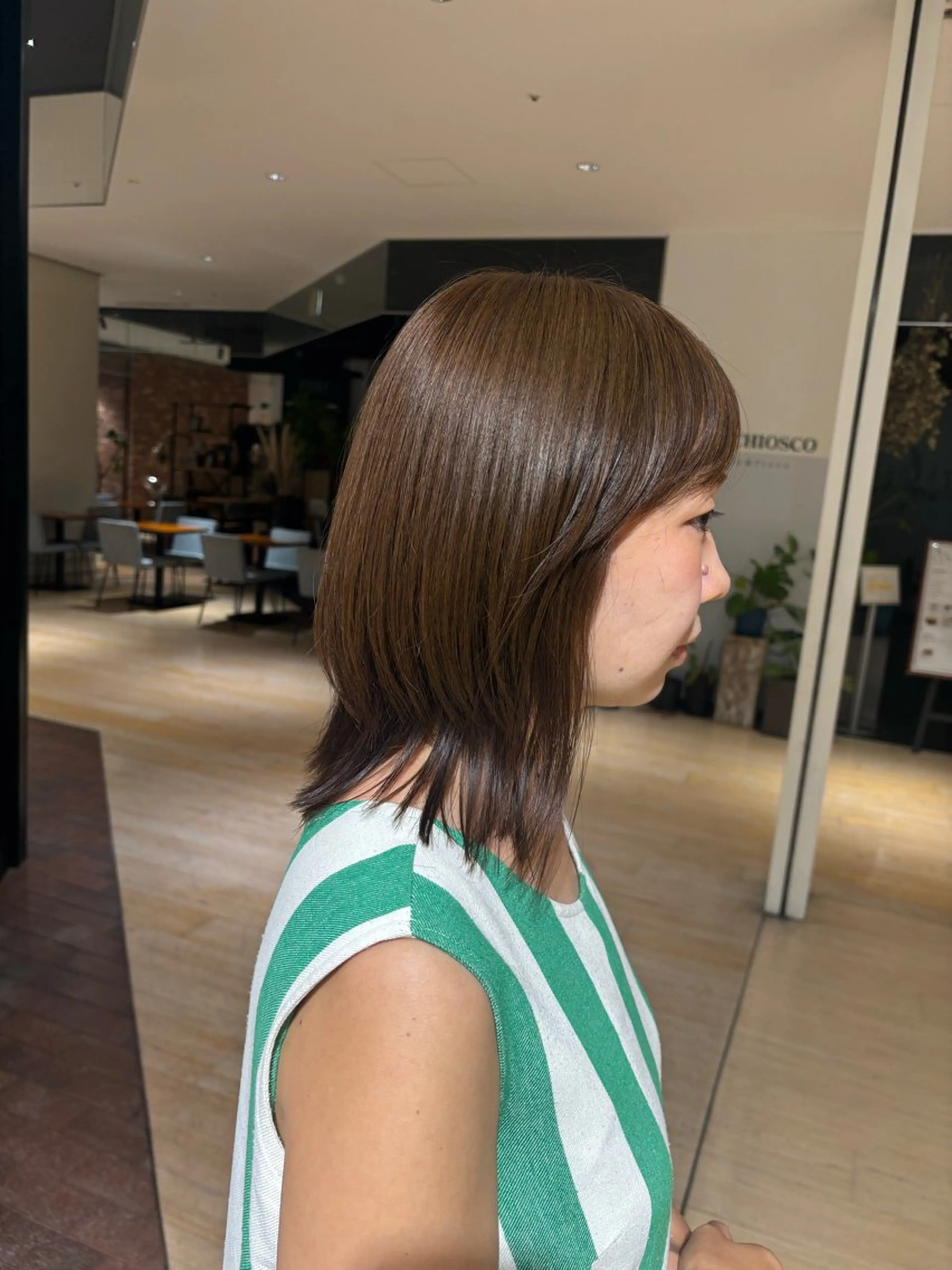 ミディアム カラー ベージュカラー くびれヘア レイヤーカット カット ヘアカラー トリートメント マンツーマン 縮毛矯正/マユコのヘアスタイル