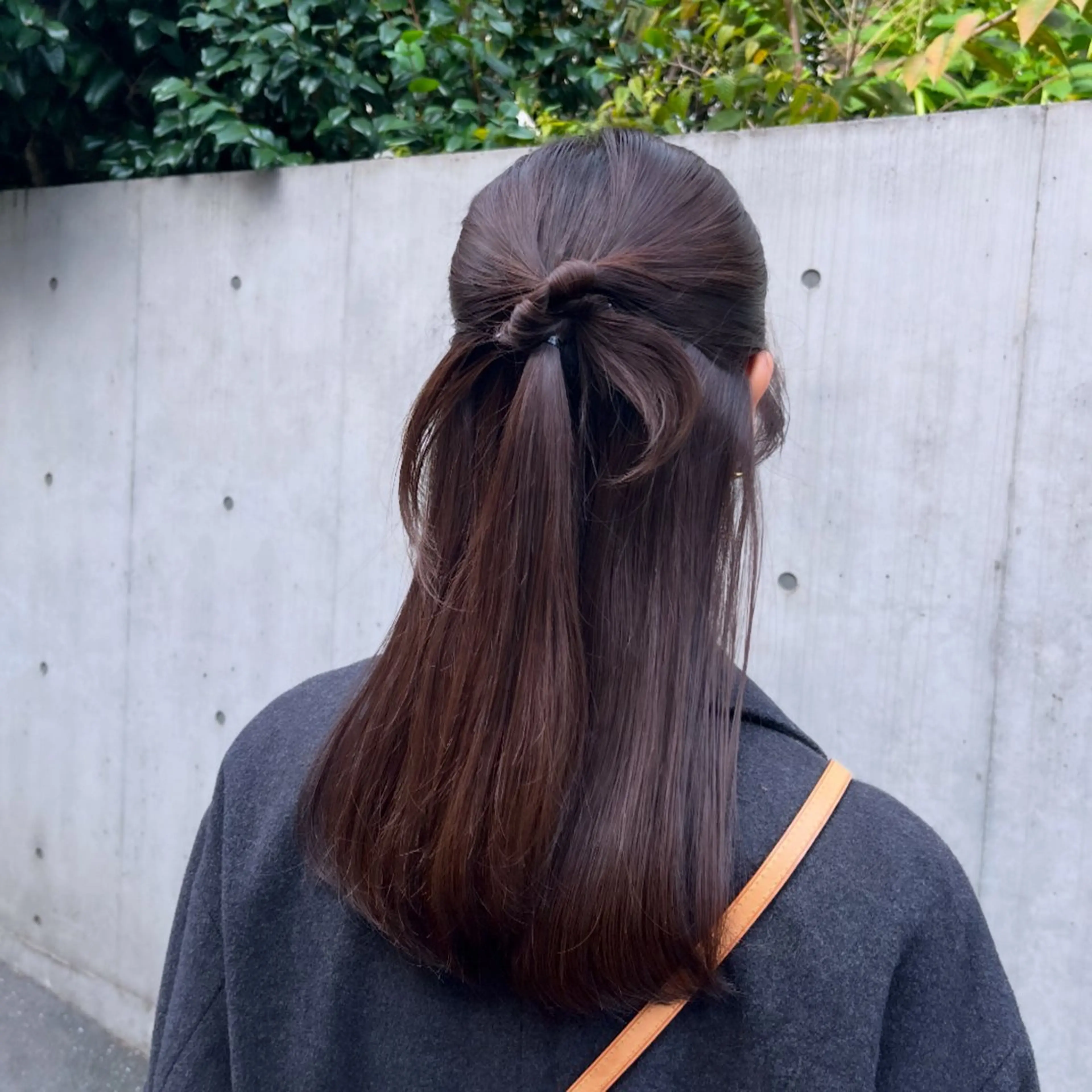 ロング ヘアアレンジ ハーフアップ 結婚式・ブライダル ヘアセット カジュアルを女っぽく 𝗮𝘆𝗮𝗰𝗼のヘアスタイル