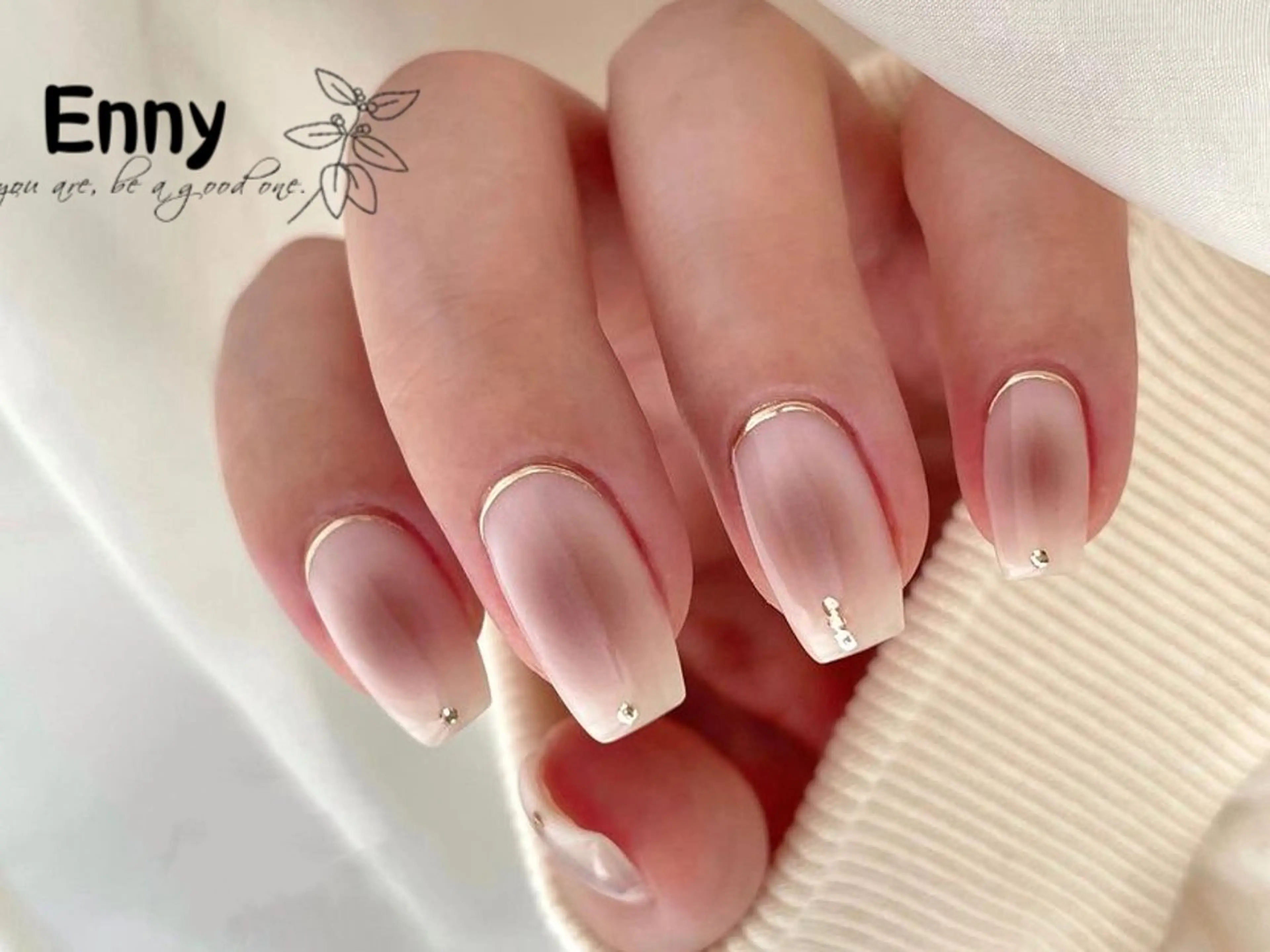 ネイル チークネイル 長さ出し フラッシュネイル フットネイル フレンチネイル Enny ネイルサロンのネイルデザイン