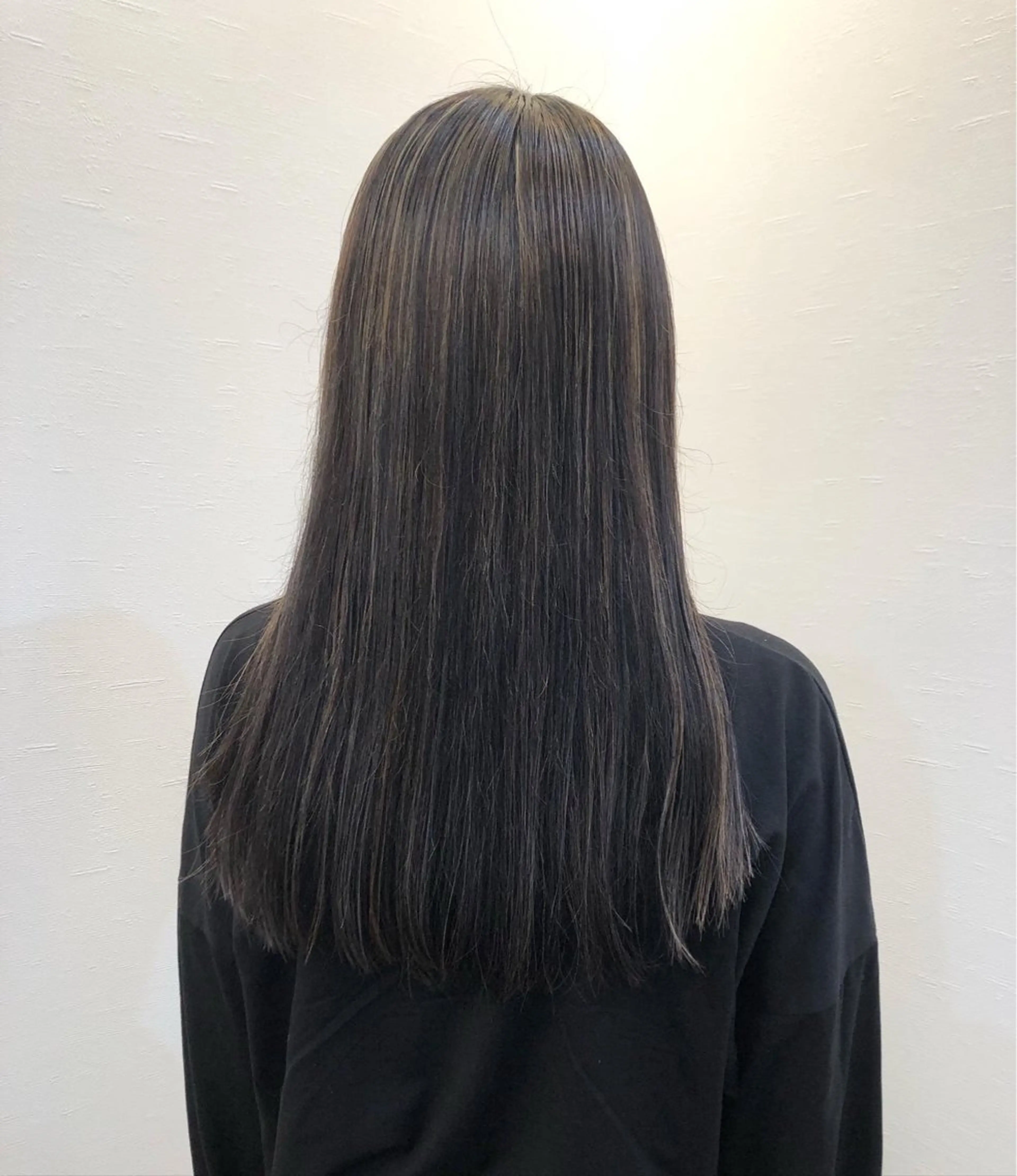 カラー ツノガイ エリのヘアスタイル
