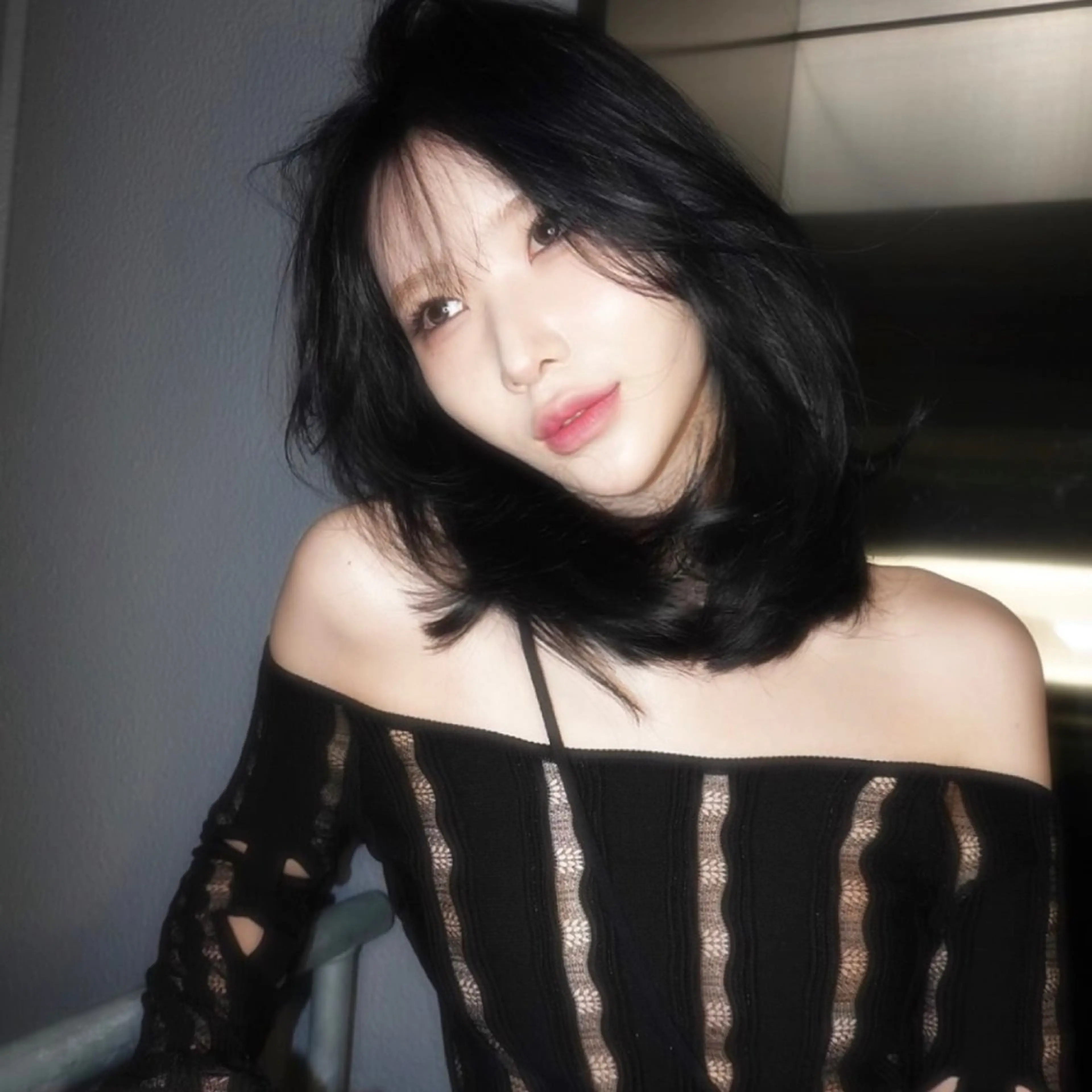 ミディアム 小顔カット ﾌﾞﾚｲｽﾞ˚✧₊⁎ ﾚｲﾔｰToriのヘアスタイル