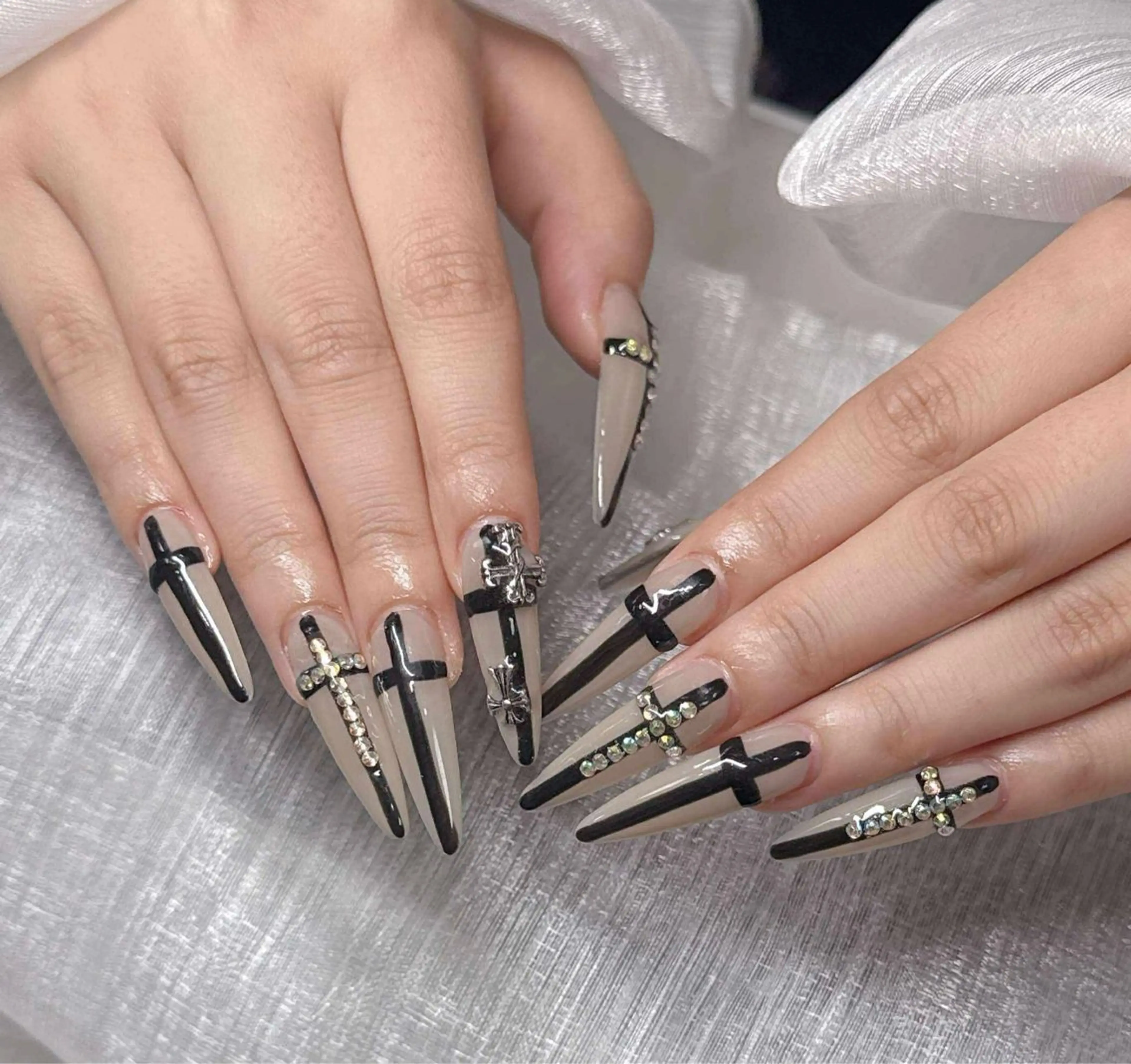 ネイル ハンドネイル Lee Nailsのネイルデザイン