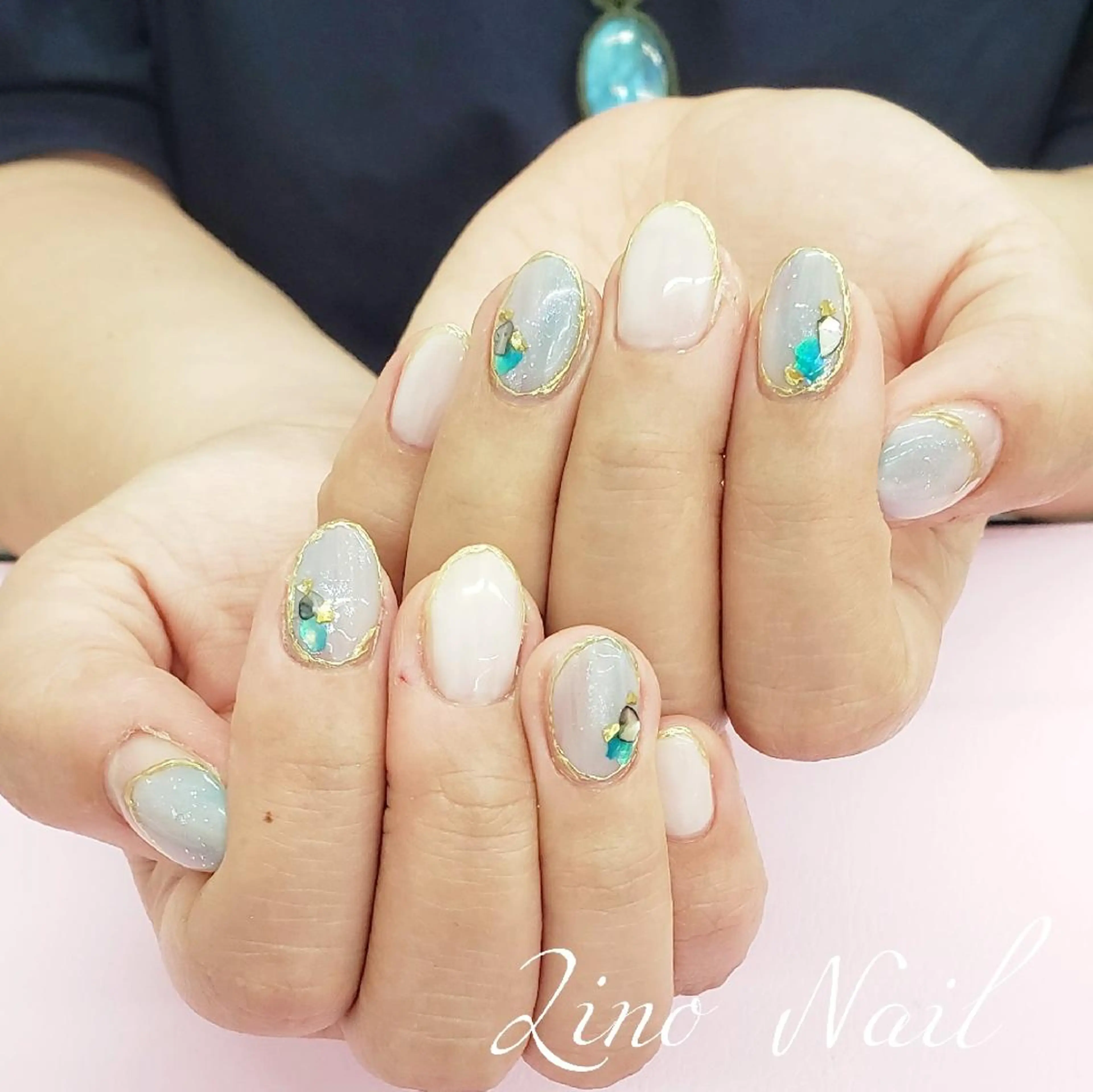ネイル ブルー カジュアル ジェルネイル キラキラネイル ミラーネイル ハンドネイル Lino Nailのネイルデザイン