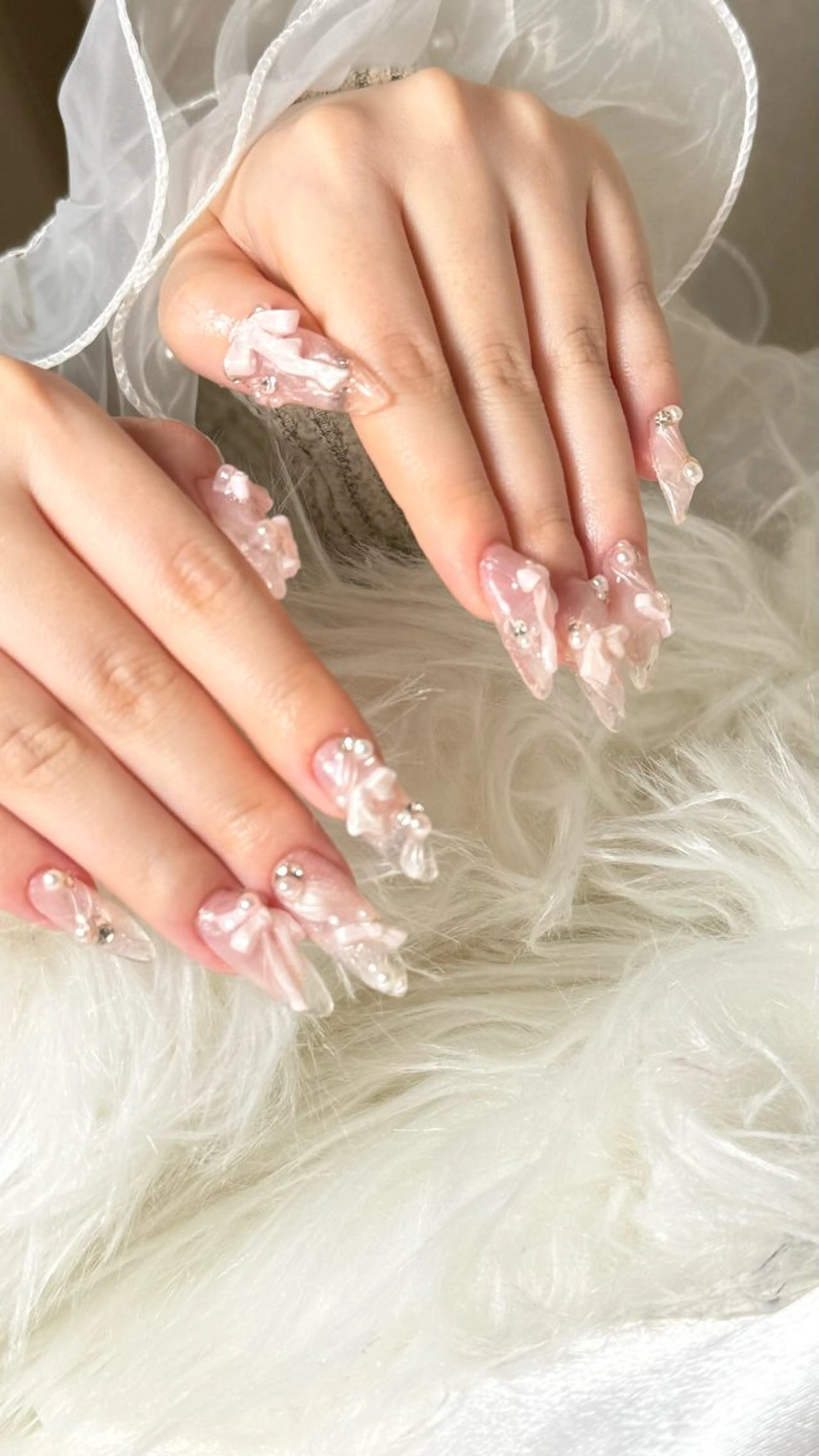 ネイル ハンドネイル ルシイ🎀新宿長さ 出しパーツ専門店のネイルデザイン