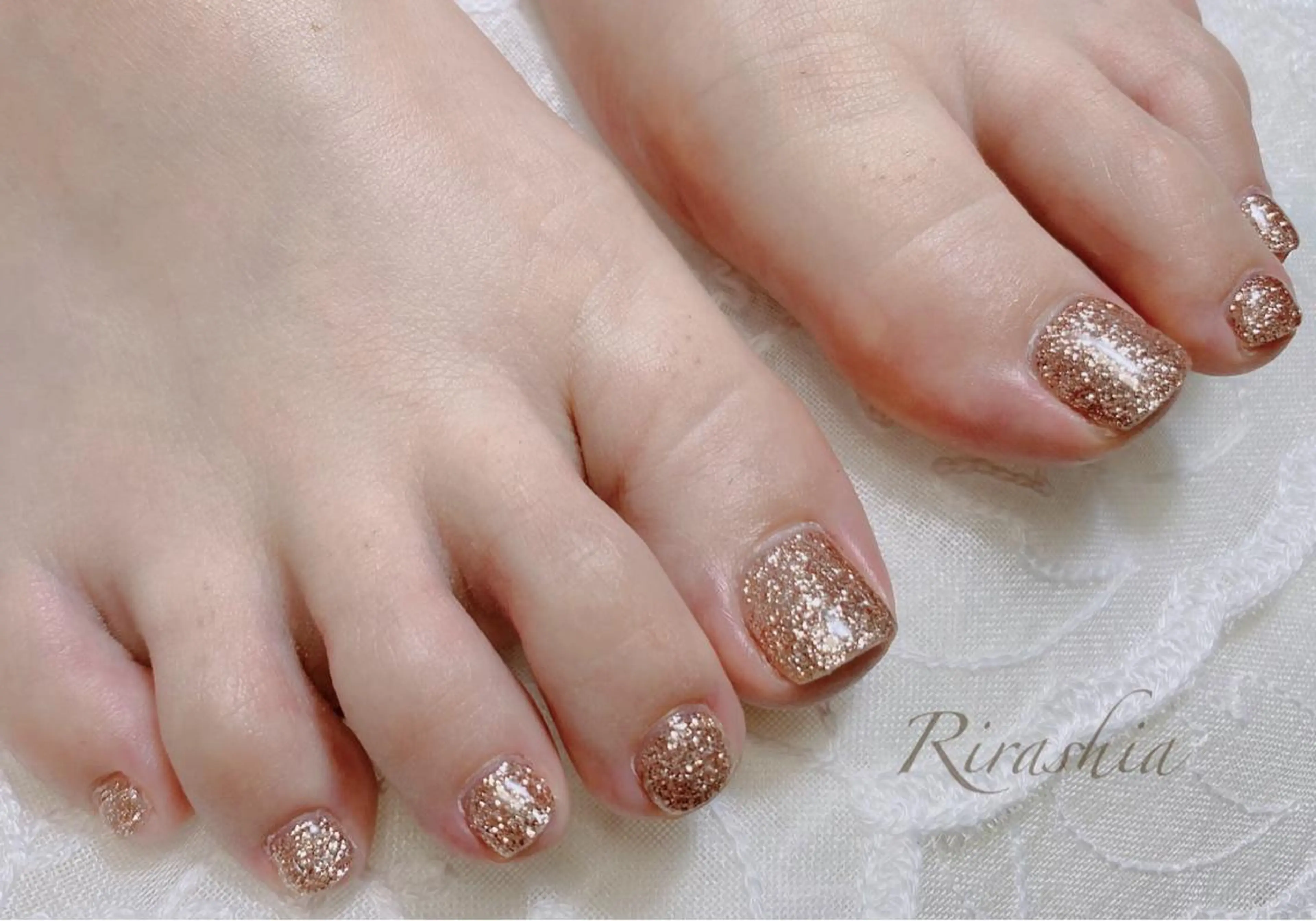 ネイル フットネイル ジェルネイル ラメ(グリッター) ハンドスパ｜ネイル Rirashaのネイルデザイン