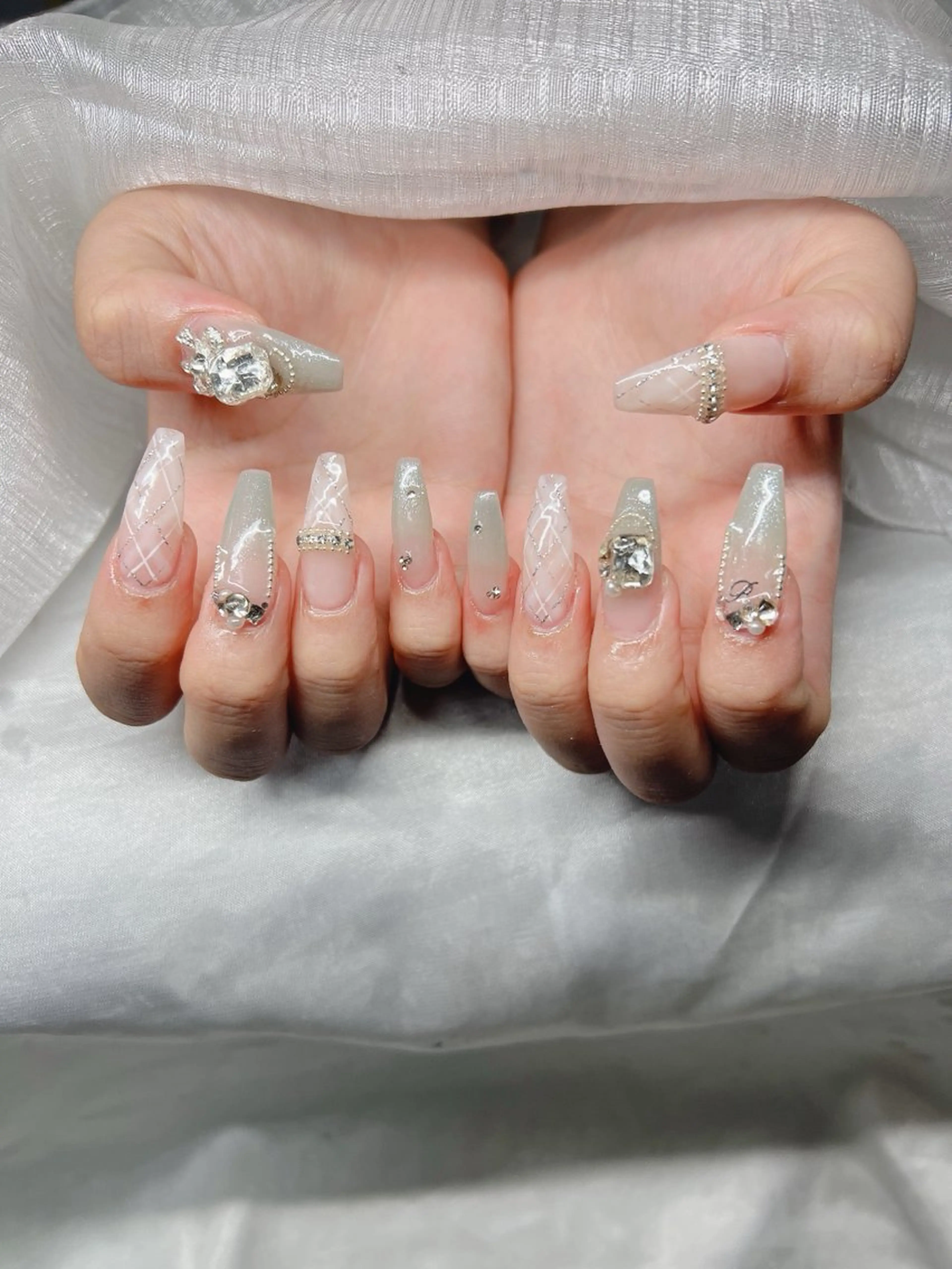 ネイル ハンドネイル Lee Nailsのネイルデザイン