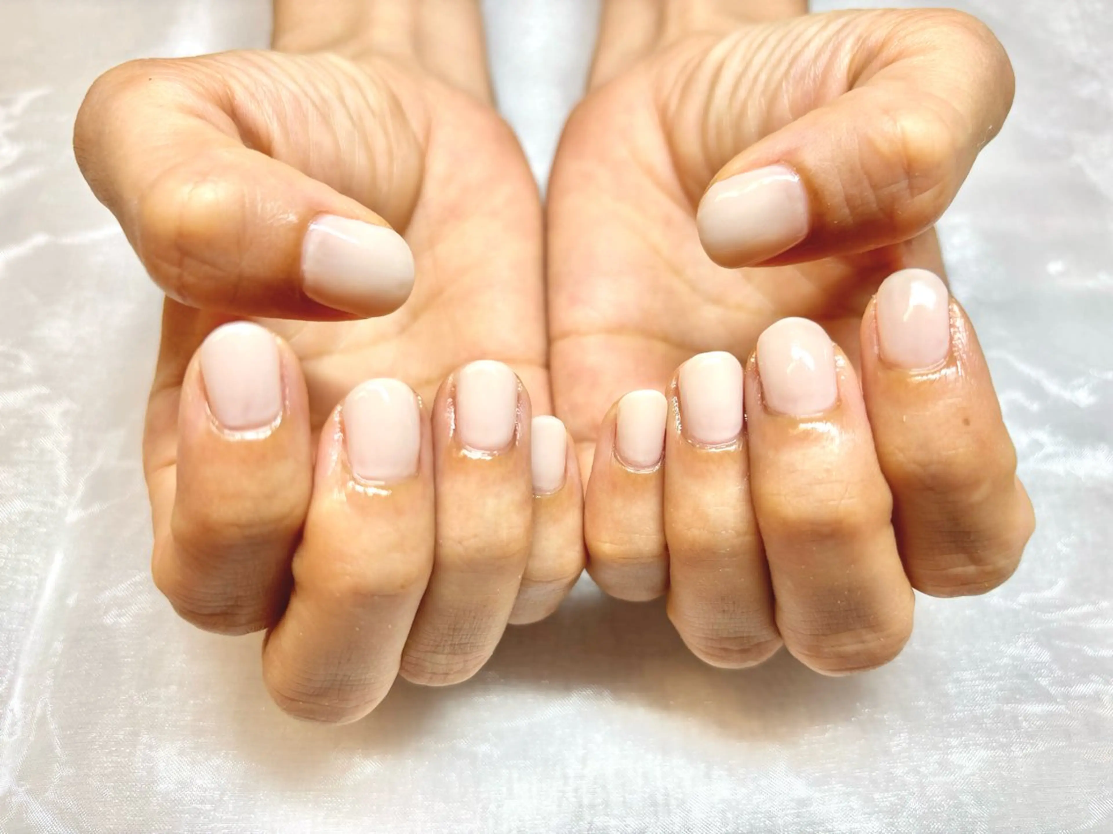 ネイル ワンカラーネイル シンプルネイル ホワイト ハンドネイル solna_ yuのネイルデザイン