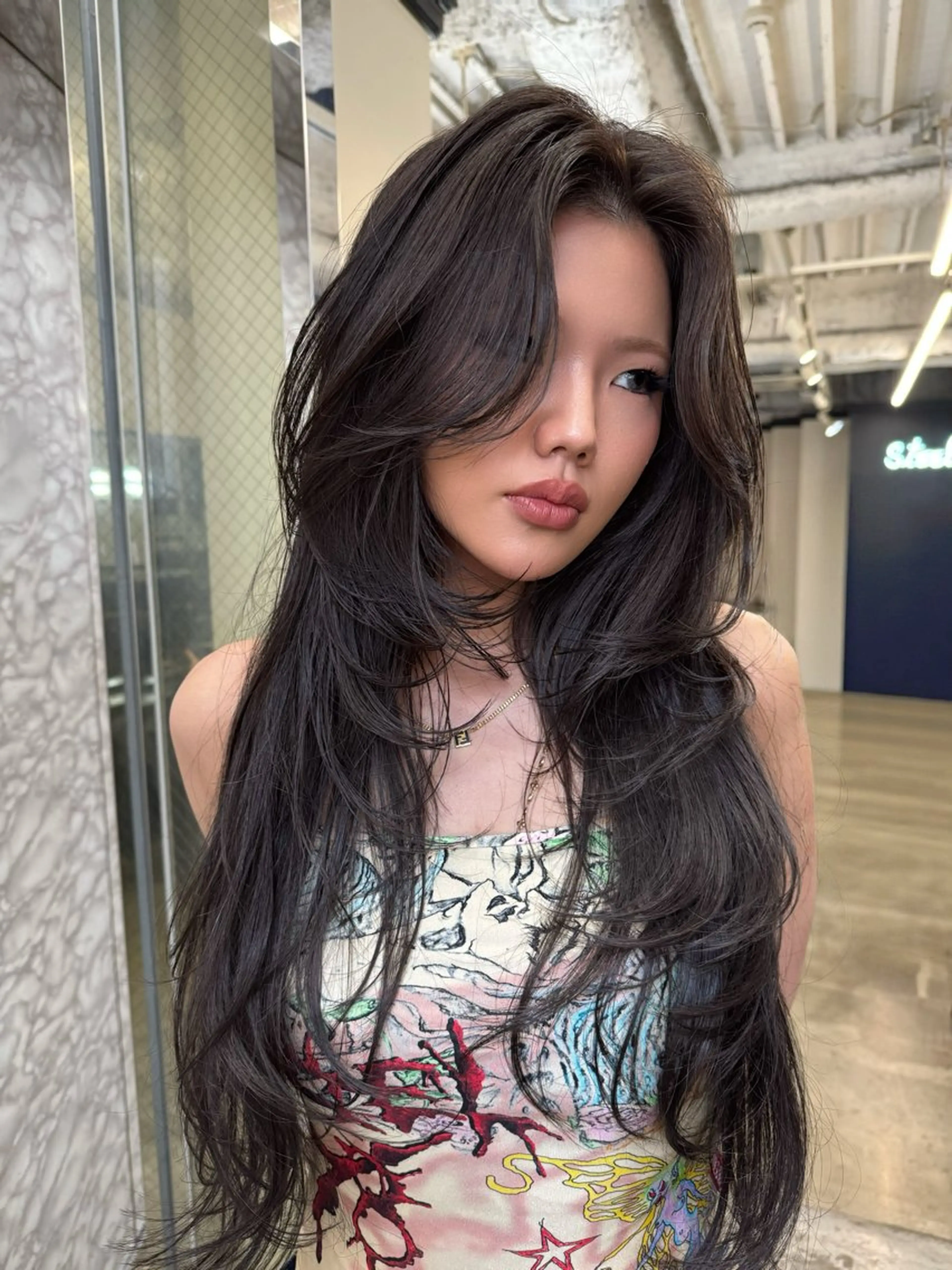 ロング カラー グレージュ オリーブカラー オリーブグレージュ オリーブグレー レイヤーカット カット ヘアカラー トリートメント 🌟小顔レイヤー× 赤み消し透明感カラーのヘアスタイル