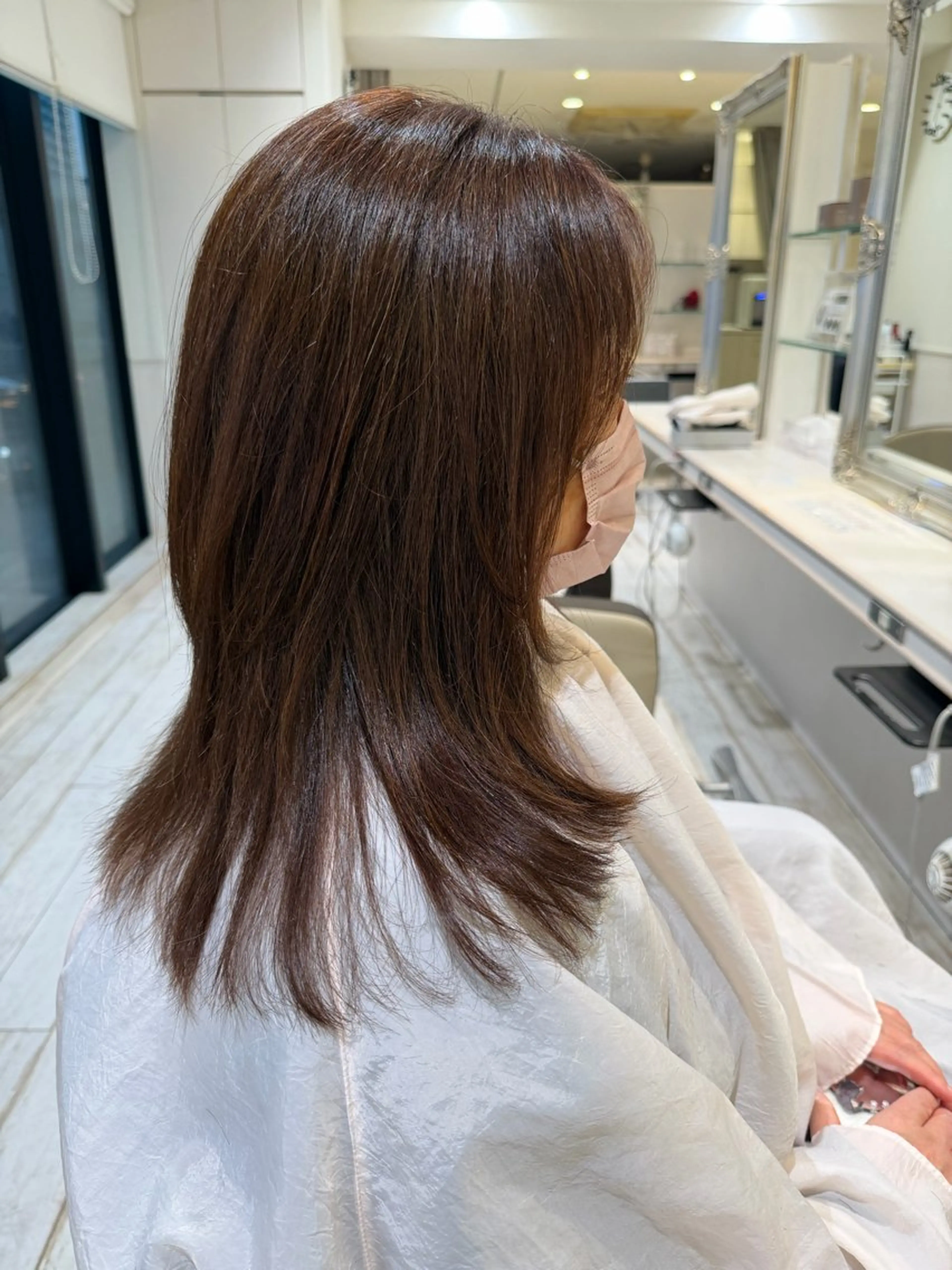 セミロング レイヤーカット 朴 鈴香のヘアスタイル
