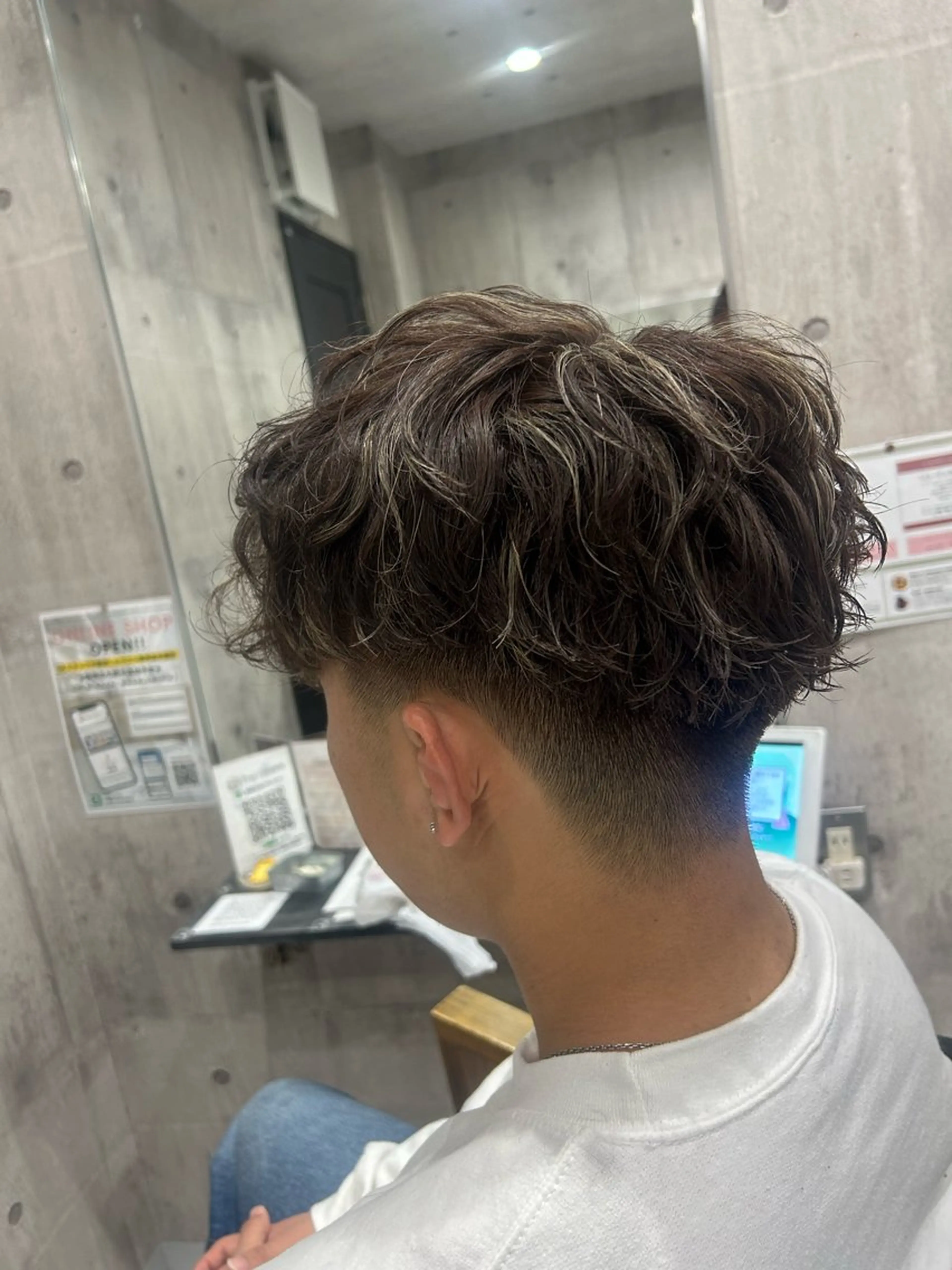 カラー men'sカット.パ ーマHIKARI🐥のヘアスタイル