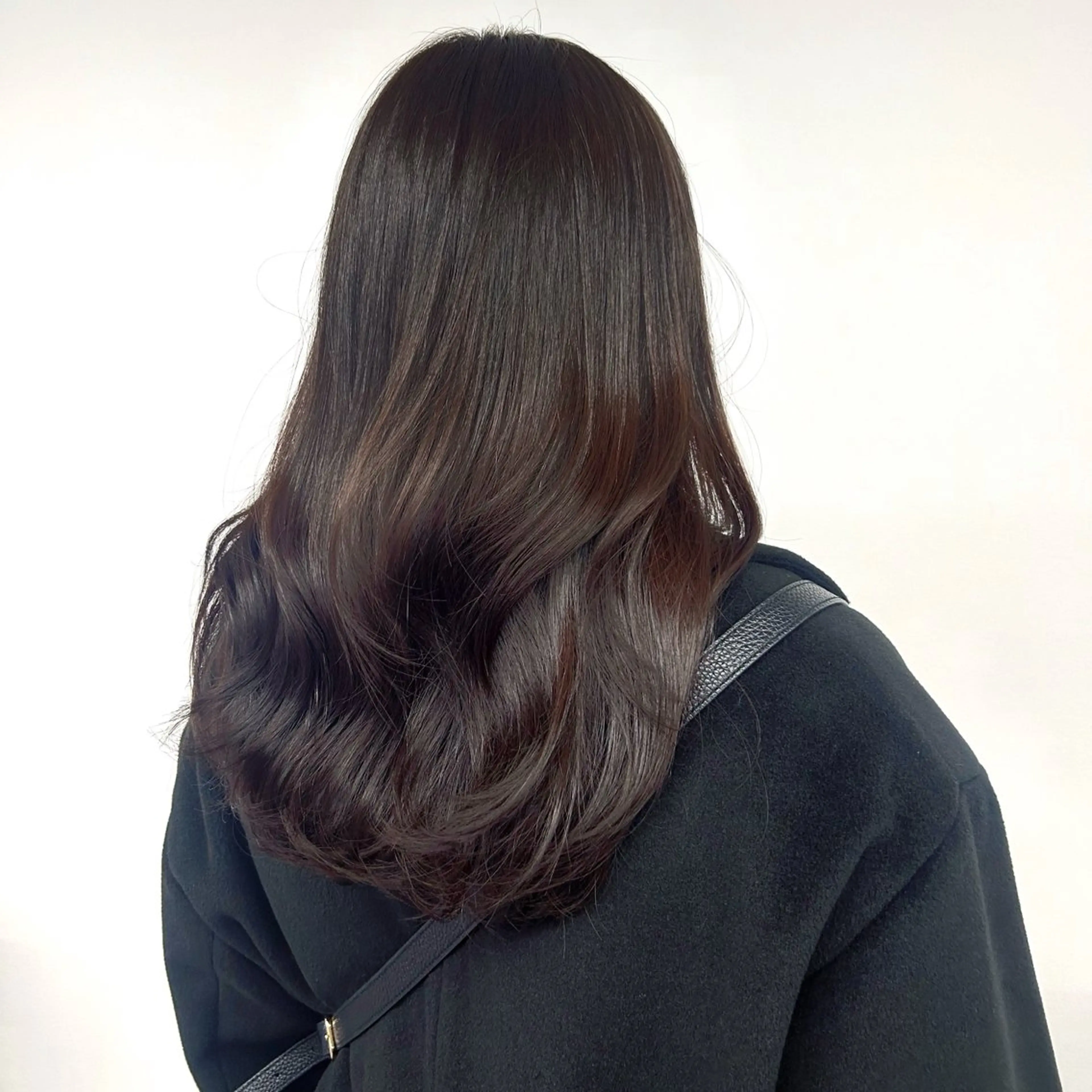 セミロング チョコレートブラウン ヘアカラー トリートメント 髪質改善/艶カラー /透明感/石田桃子のヘアスタイル