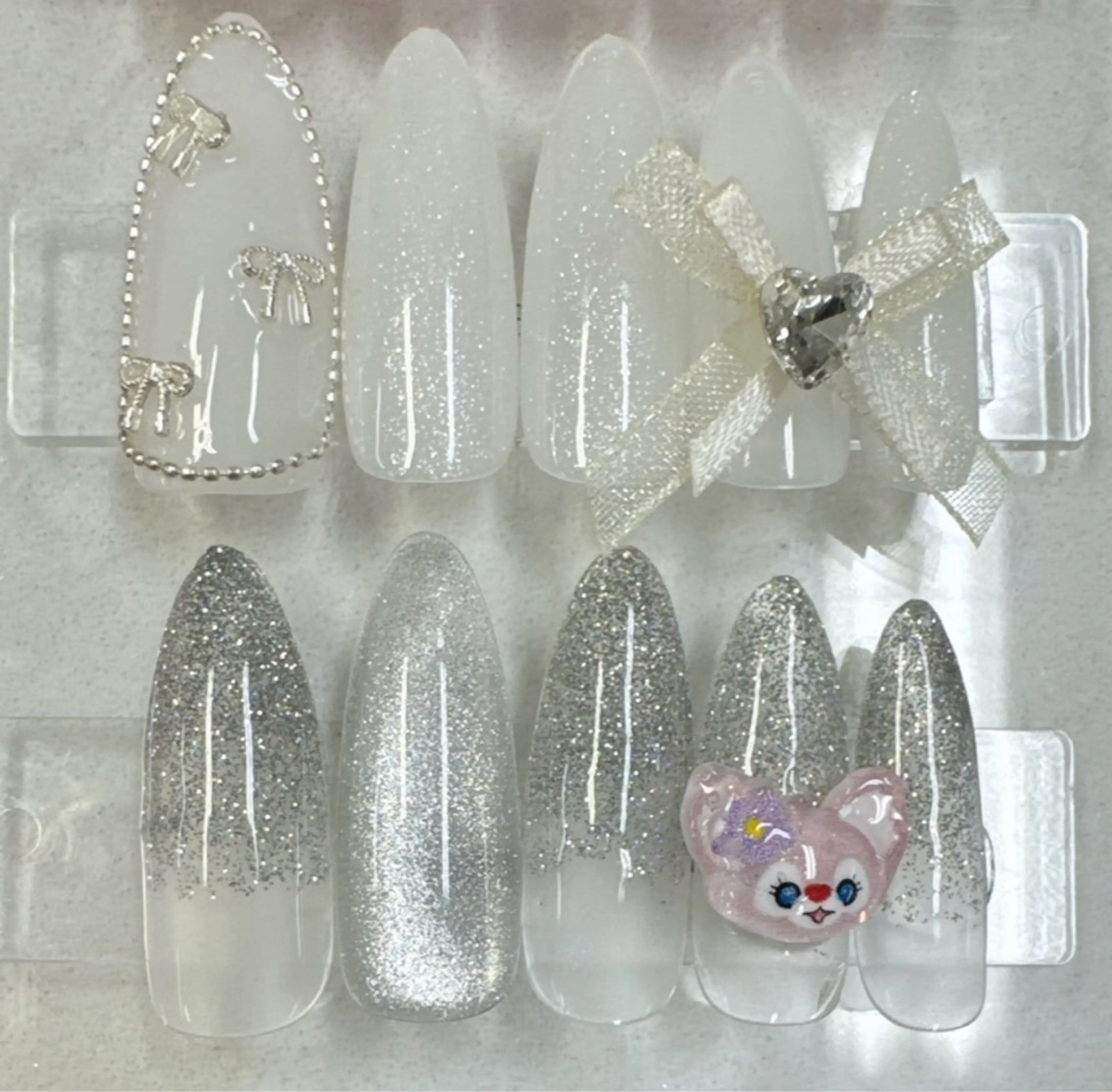 ネイル フットネイル フレンチネイル ガラスフレンチ 韓国ネイル マグネットネイル ハンドネイル Queeens nailのネイルデザイン