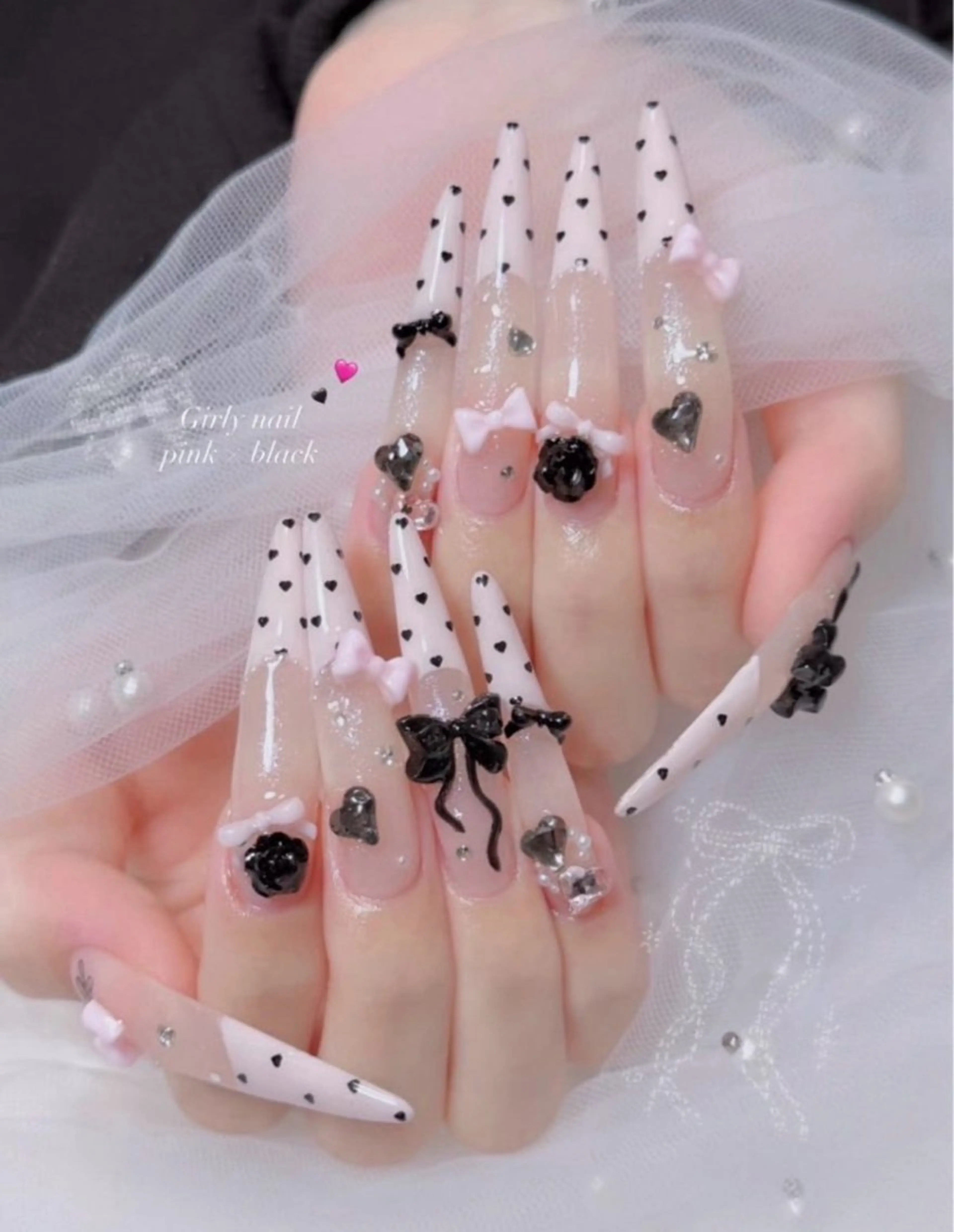 カラー グラデーションカラー ピンクカラー ハンドネイル AIN Nailのネイルデザイン