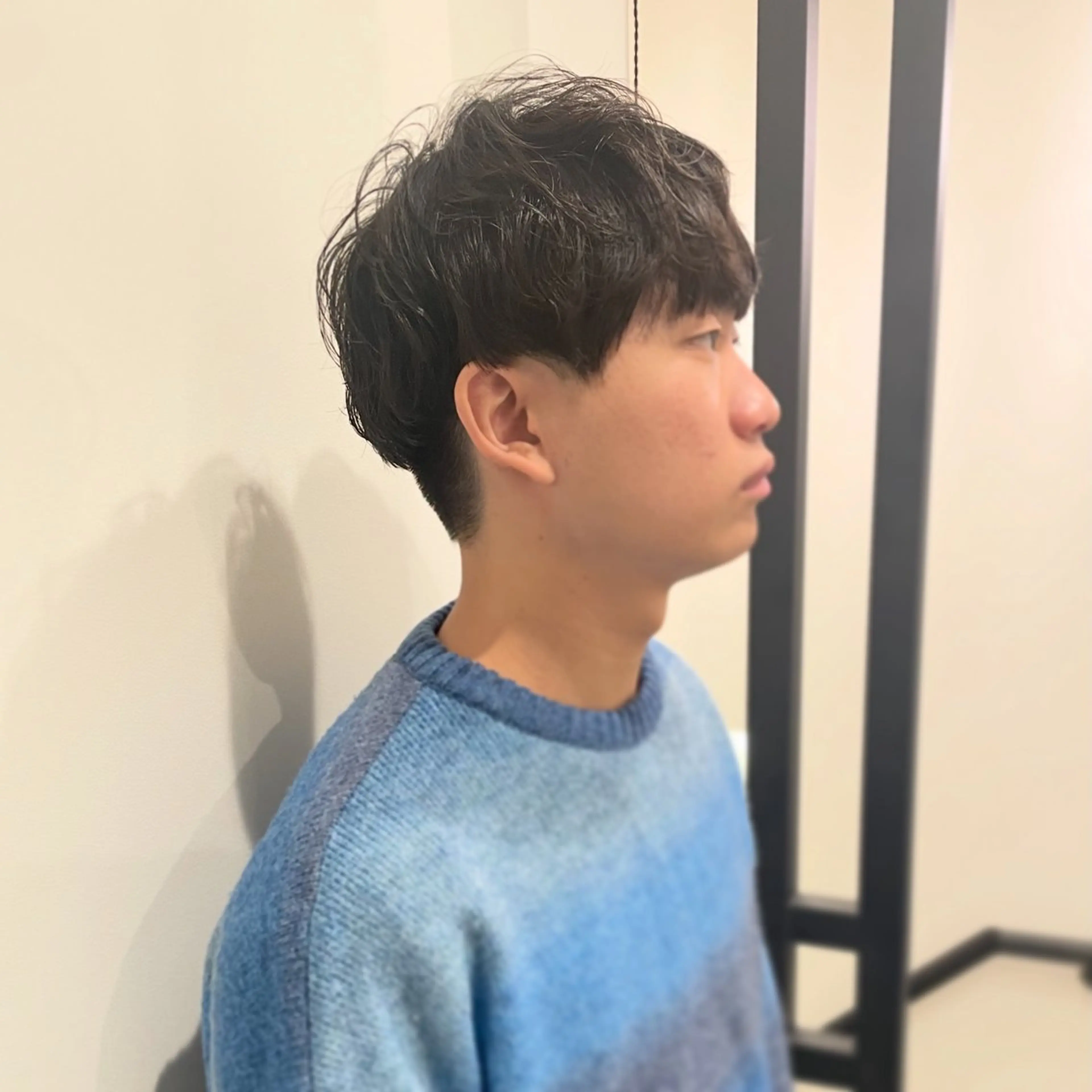 ショート パーマ メンズ 刈り上げ カット ニュアンスカラー🫧 加納のヘアスタイル