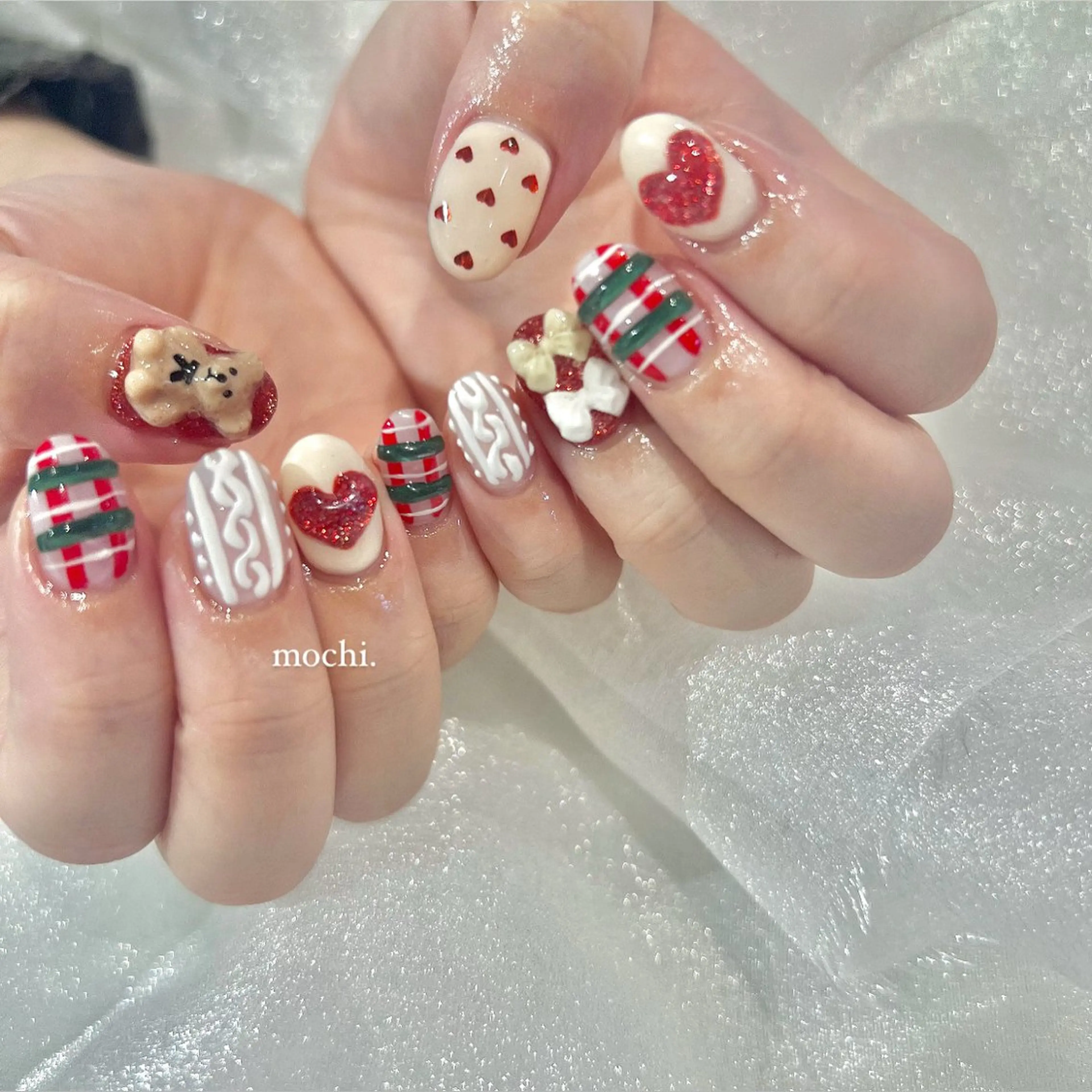 ネイル 冬ネイル クリスマス ハンドネイル mochi. nail🌿のネイルデザイン