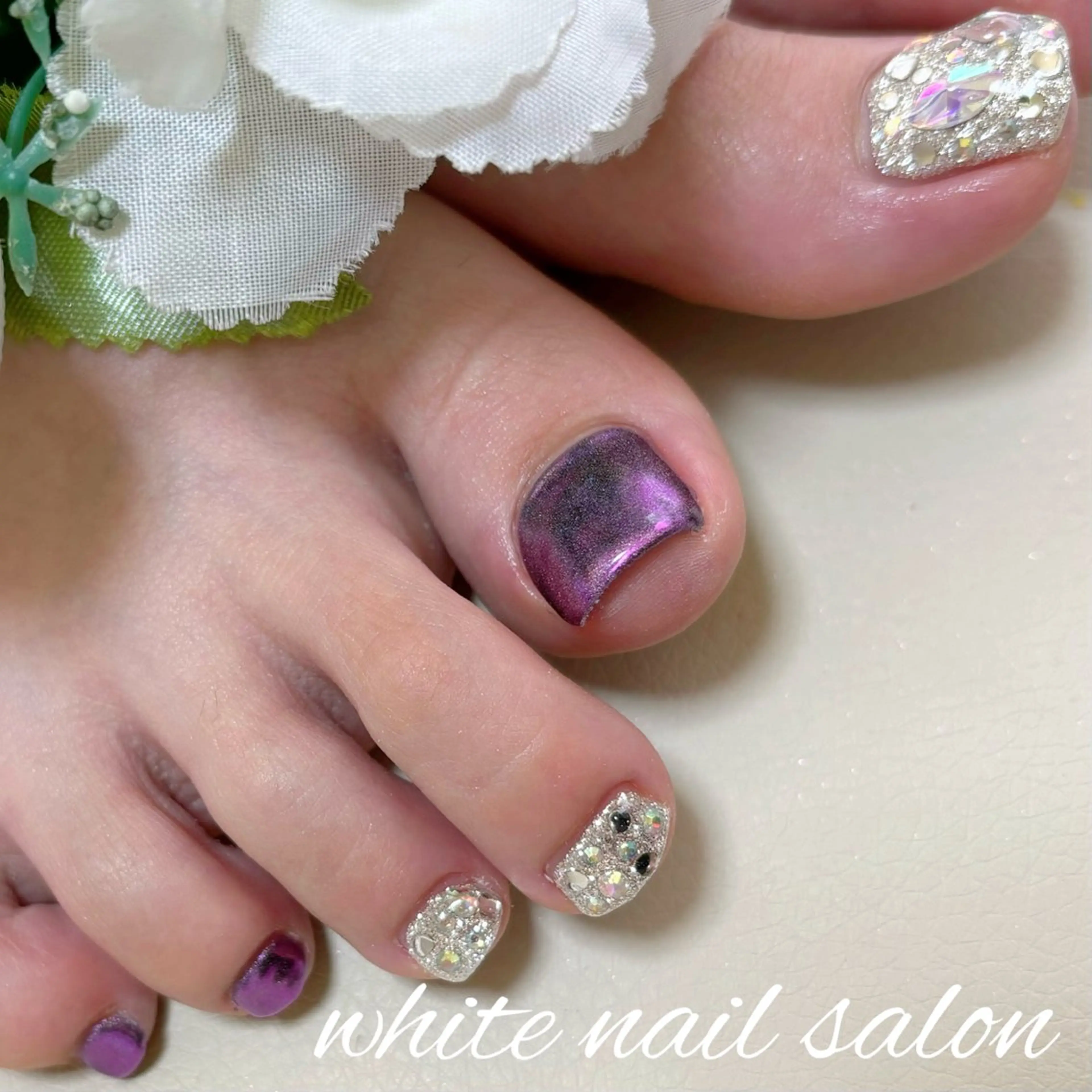 ネイル ホワイト フットネイル white nail salonのネイルデザイン