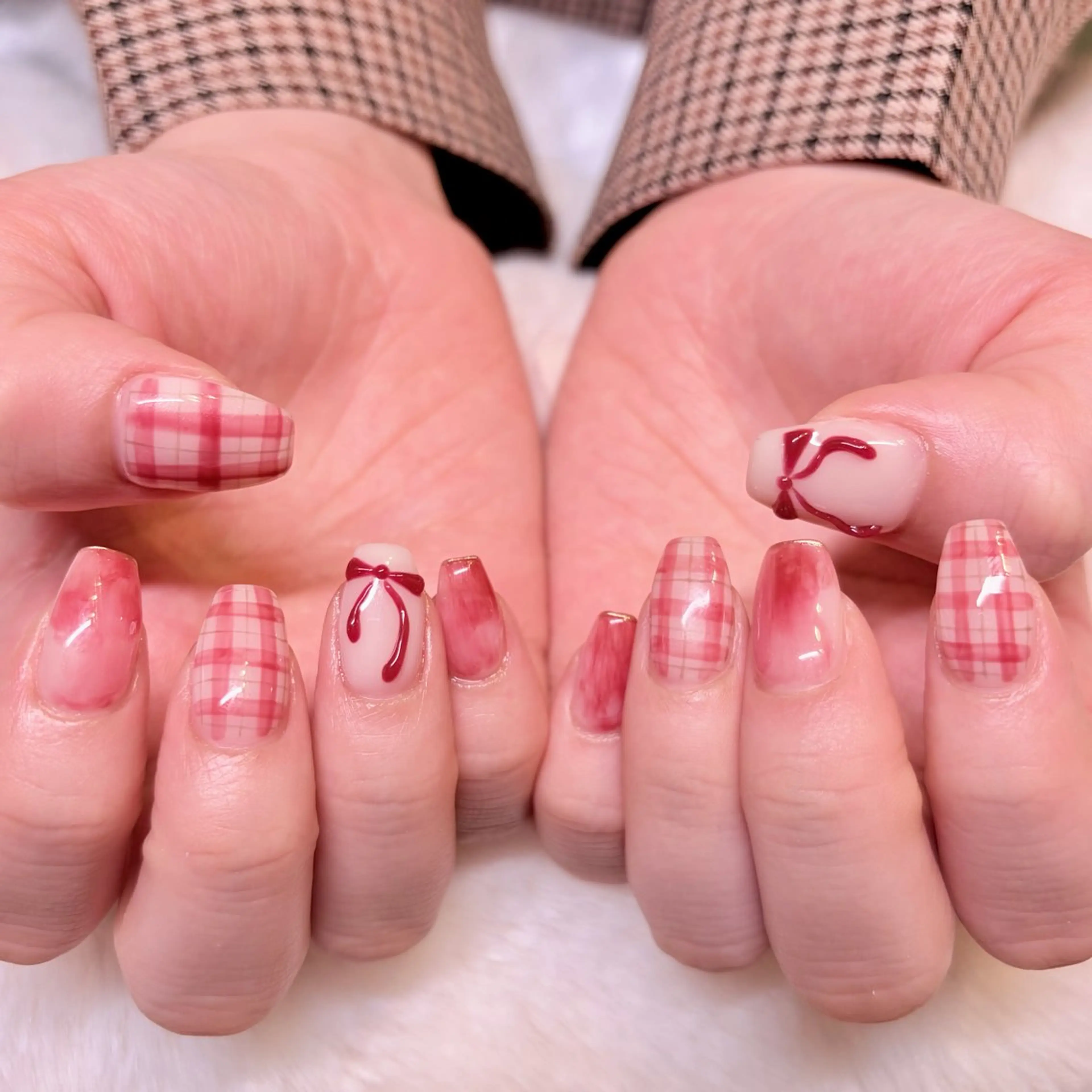 ネイル ガーリー ハンドネイル nail salon e'mu💐のネイルデザイン