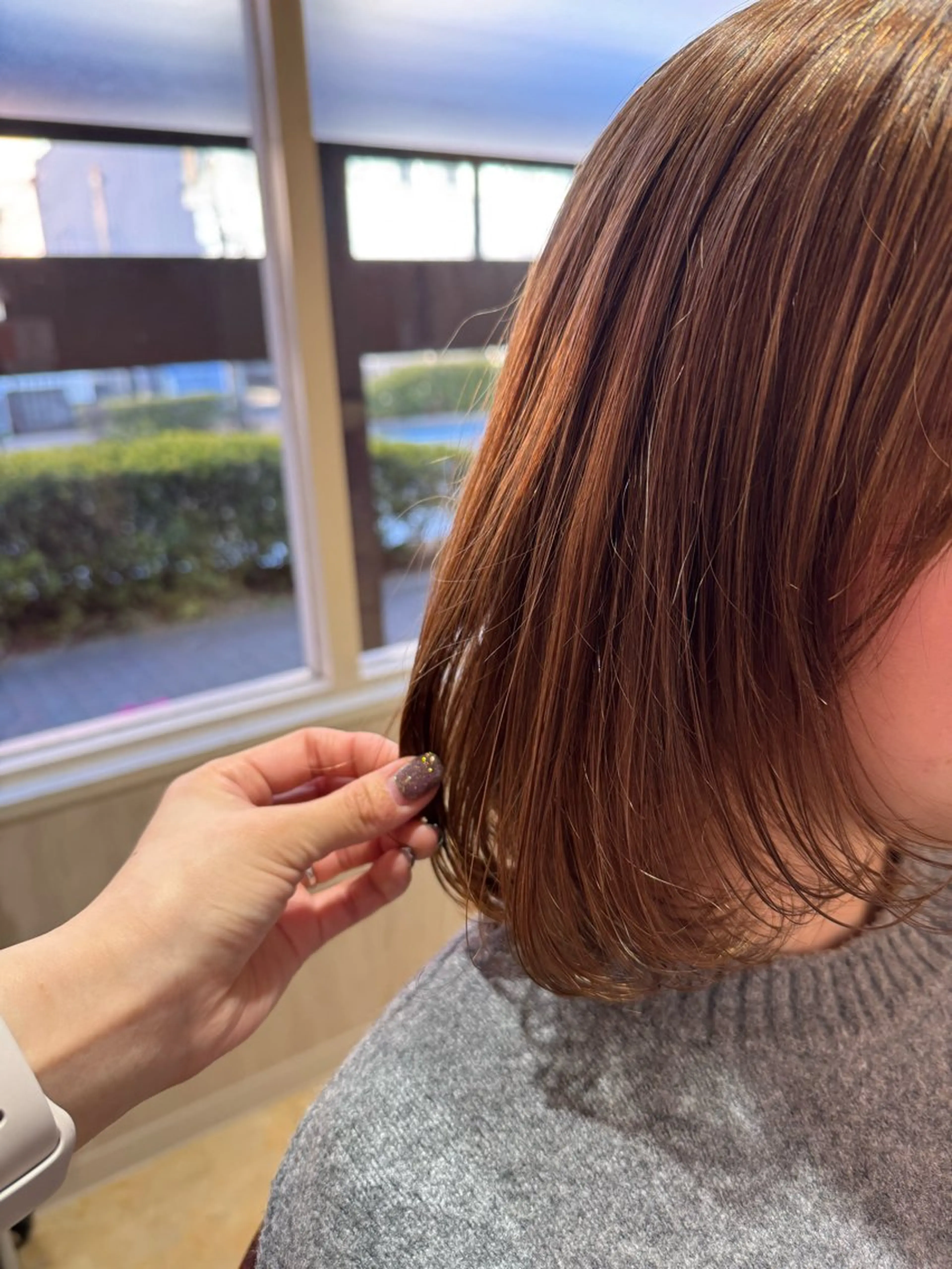 ミディアム カット 小倉 沙織のヘアスタイル