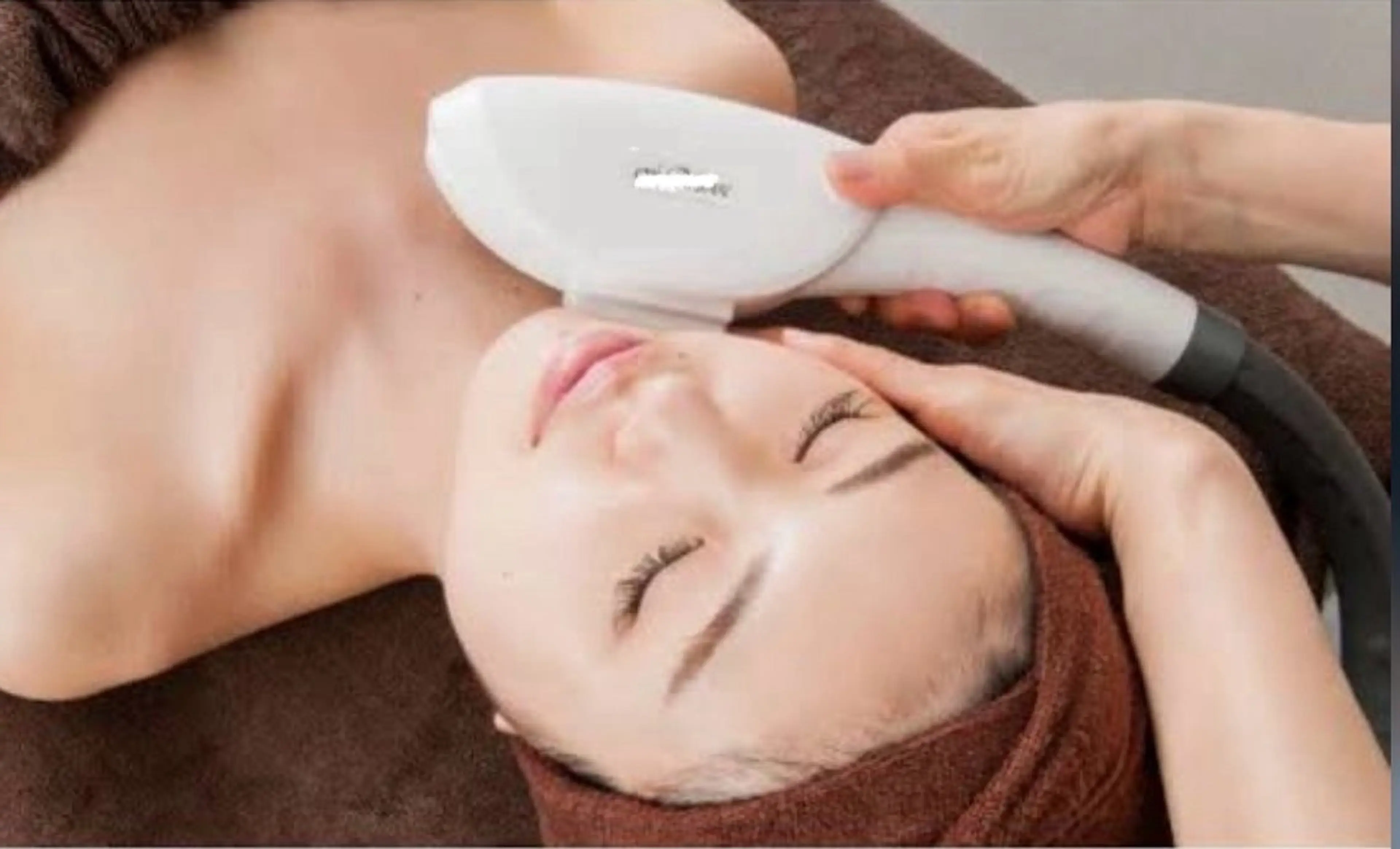 お顔脱毛(クレンジングあり)の写真