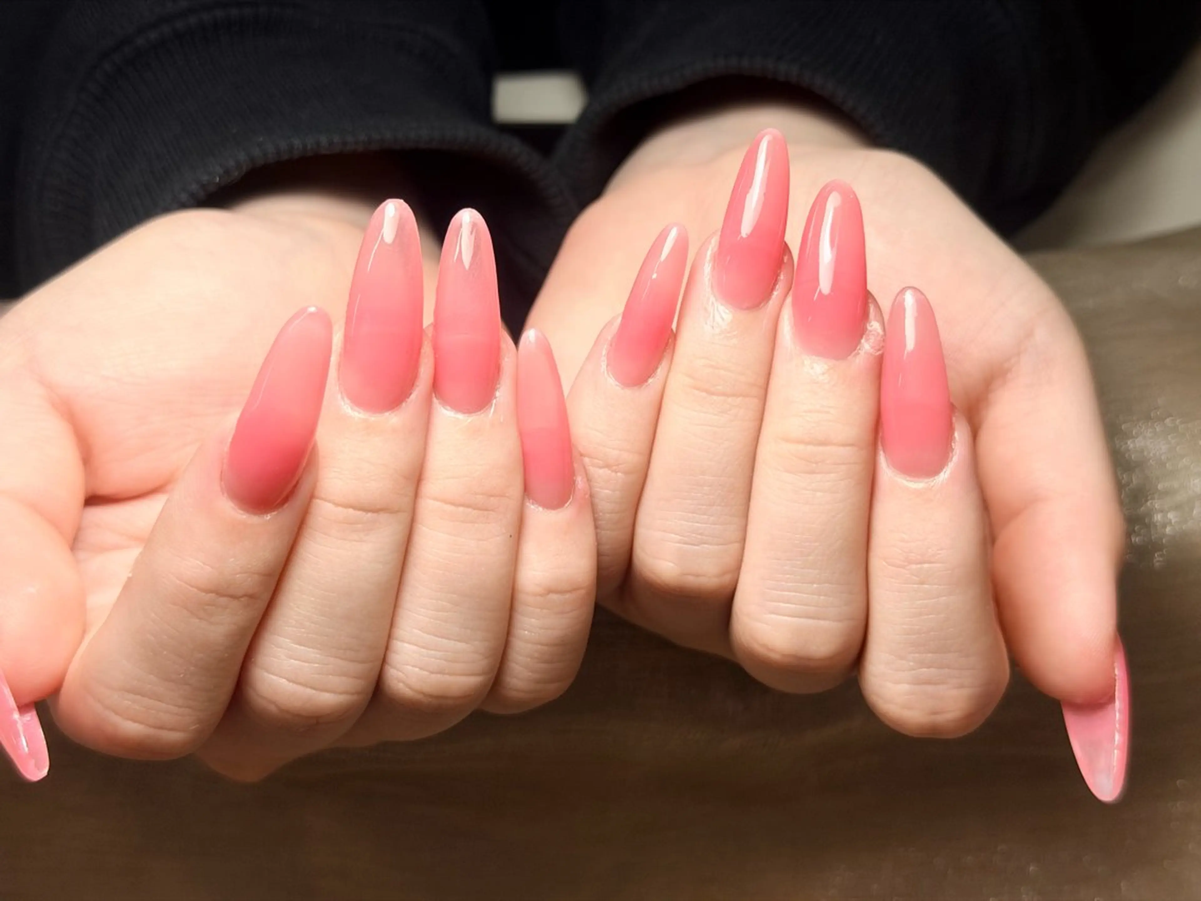 ネイル オーロラネイル ブルー チークネイル フットネイル フレンチネイル ハンドネイル Ema エマのネイルデザイン