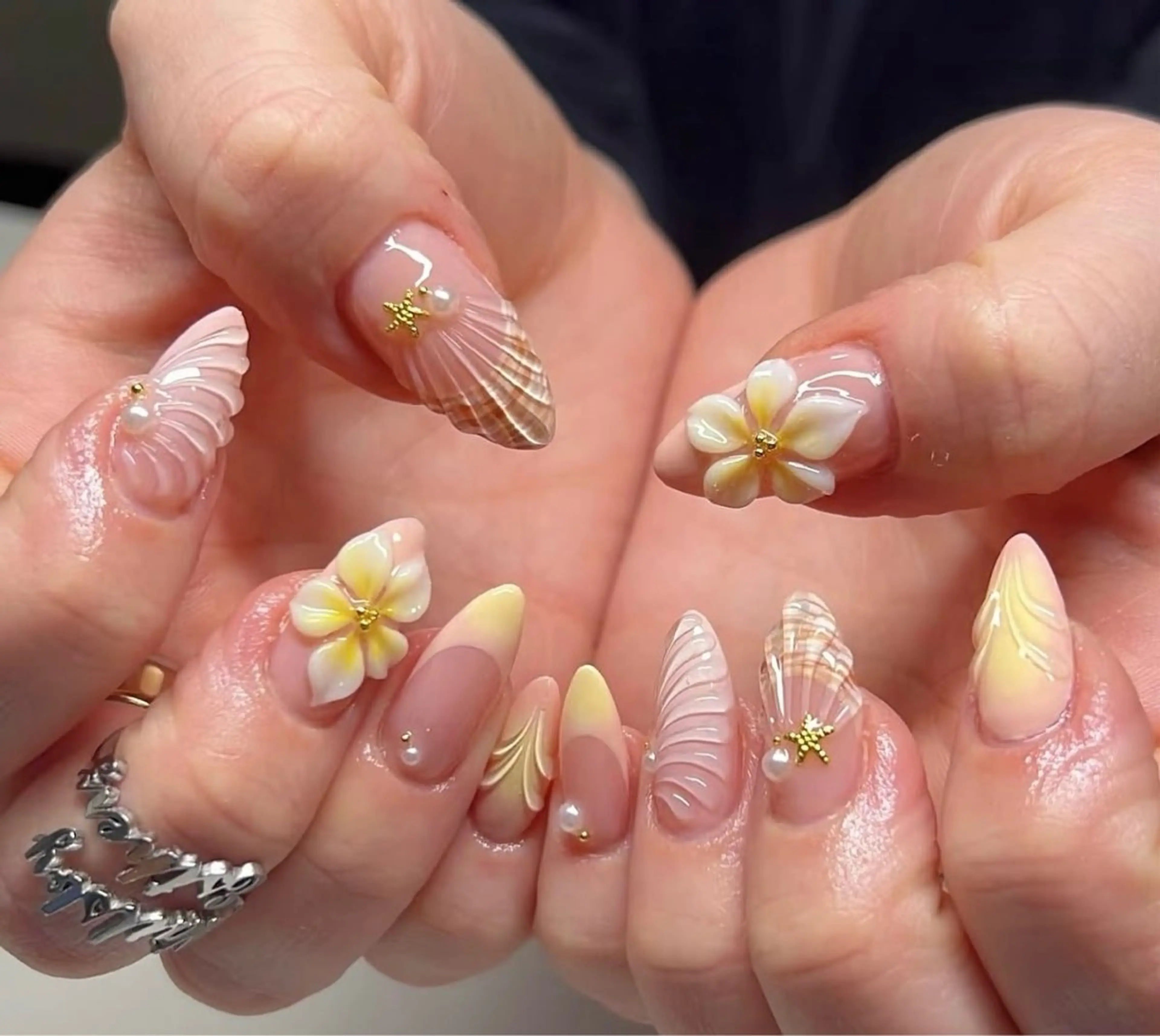 ネイル チークネイル フレンチネイル グラデーション 韓国ネイル マグネットネイル IRO NAIL MiAのネイルデザイン