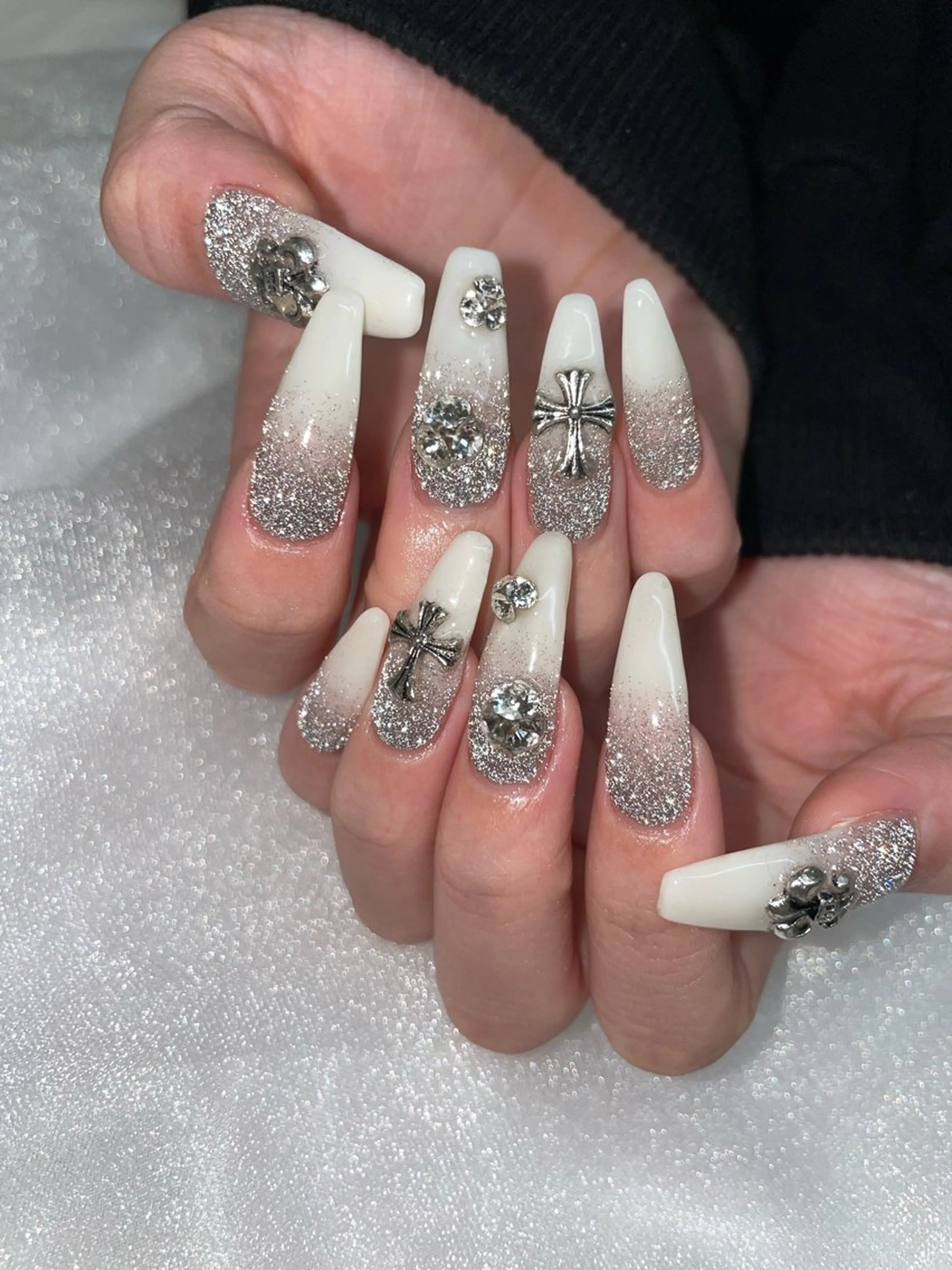 ネイル ストーンネイル ハンドネイル Hisaka Mikiのネイルデザイン