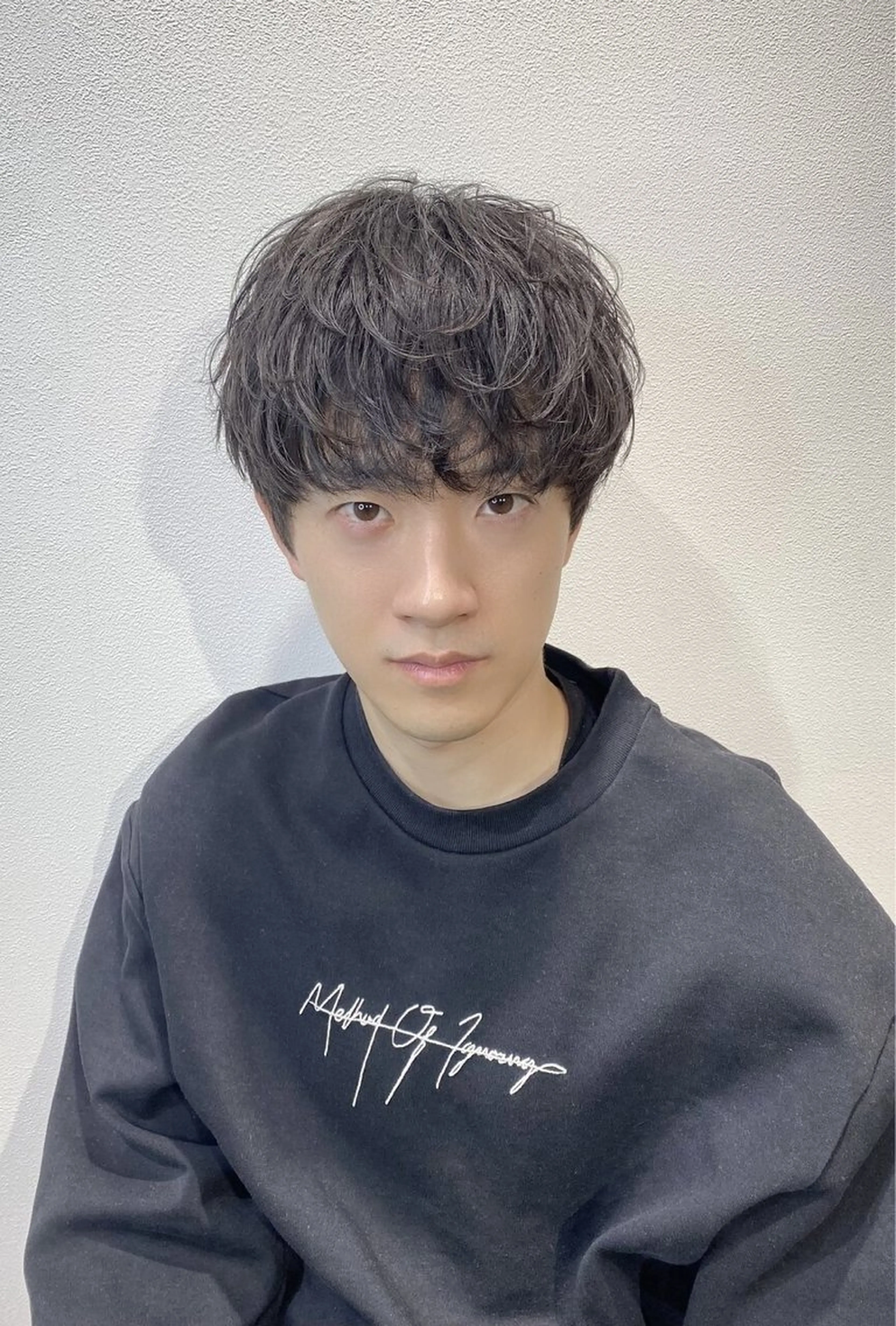 メンズ センターパート ダウンパーマ フェードカット フェザーパーマ カルマパーマ カット MEN’SsalonHYPE所属・布施メンズ特化美容師 秋山　涼のヘアスタイル