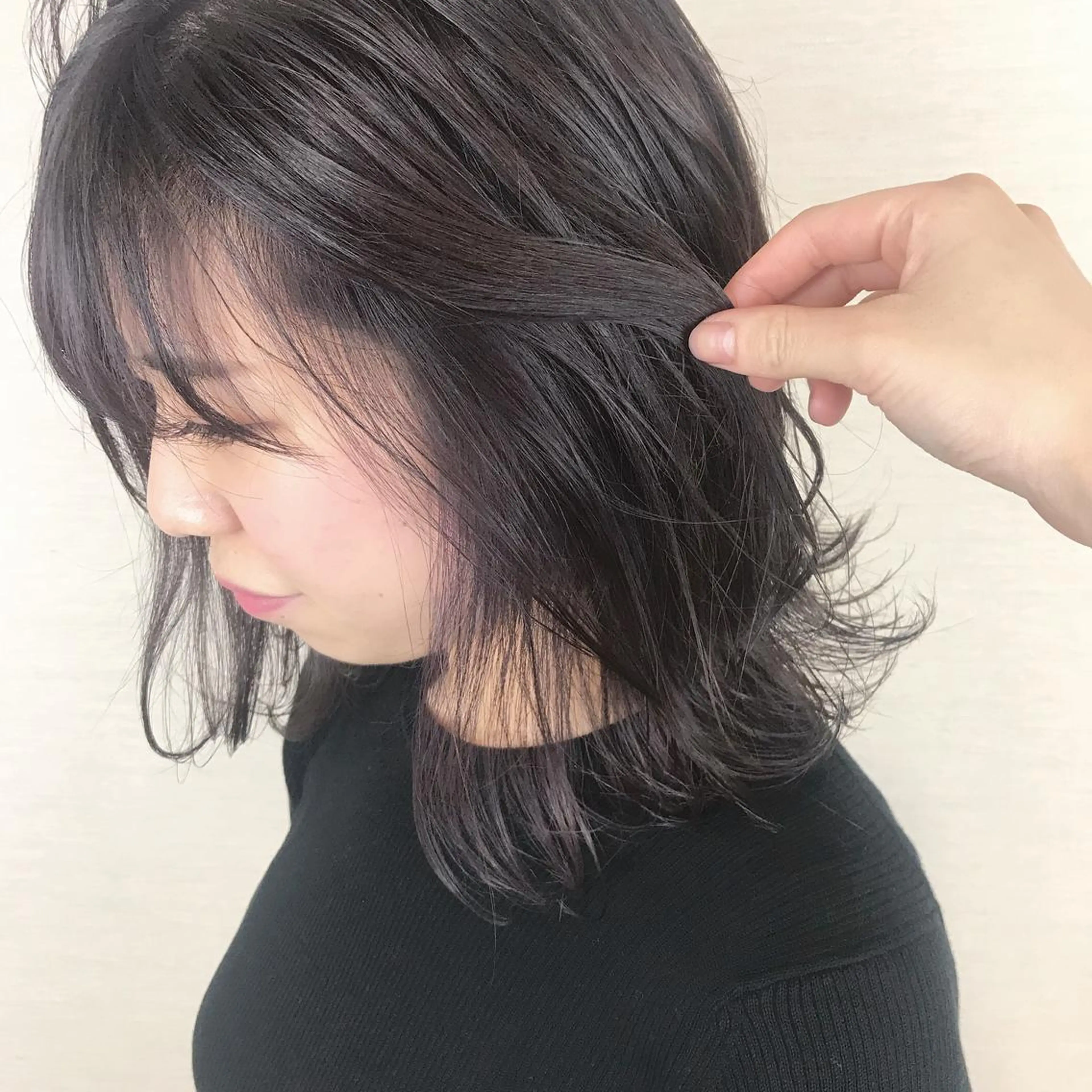 ミディアム カラー グレージュ ハイライトカラー ラベンダーカラー ハイライト 韓国レイヤーカット/ ダブルカラーのヘアスタイル