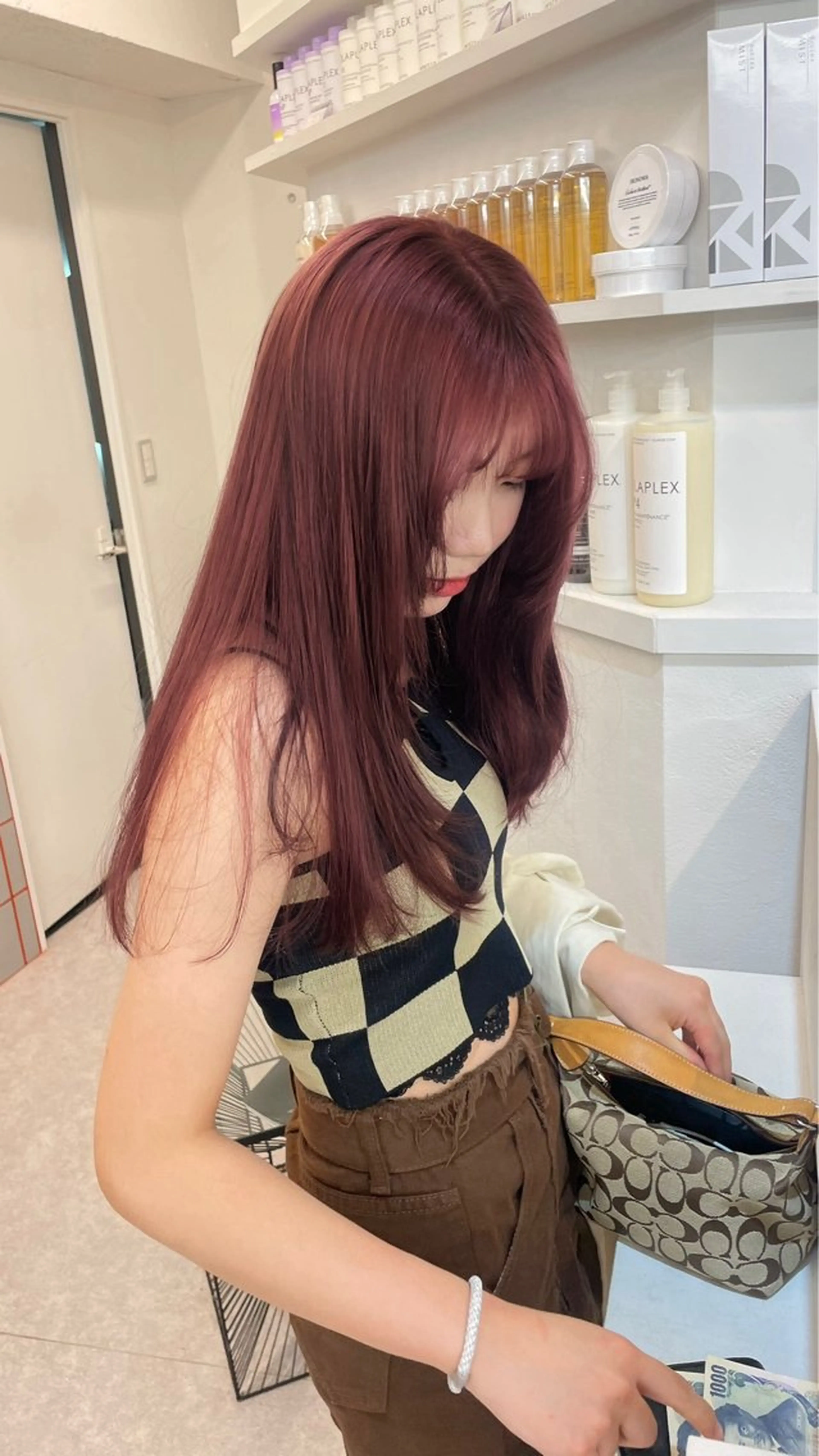 ロング カラー アッシュ ベージュカラー ブリーチ ブロンド ブロンドベージュ 💍透明感 💖艶ミルクティーのヘアスタイル