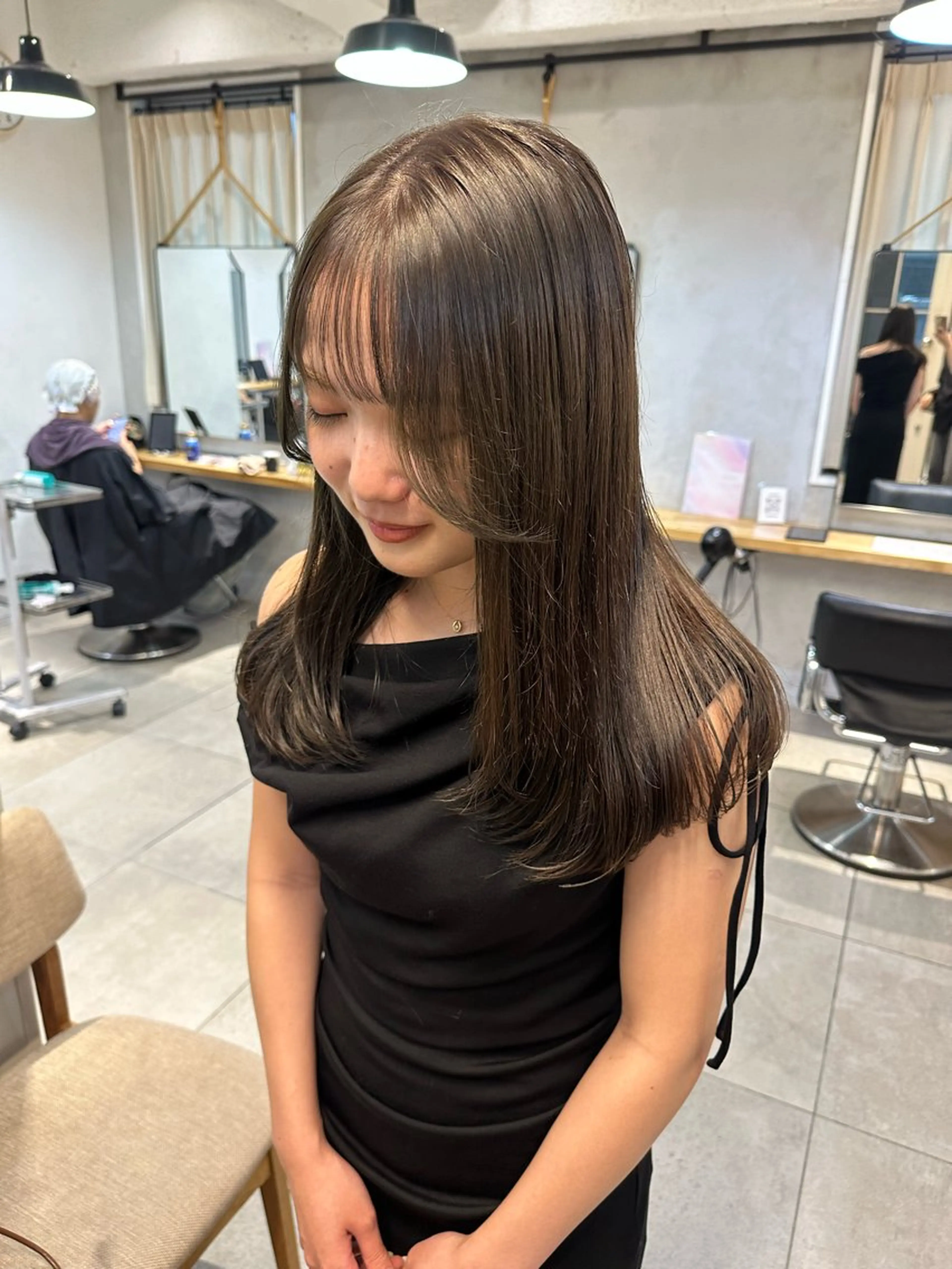 セミロング カラー ベージュカラー ブリーチ ハイトーンカラー ブリーチなしカラー オリーブベージュ カット ヘアカラー トリートメント REINA☁️透明感 カラー/ぷつっと♡のヘアスタイル