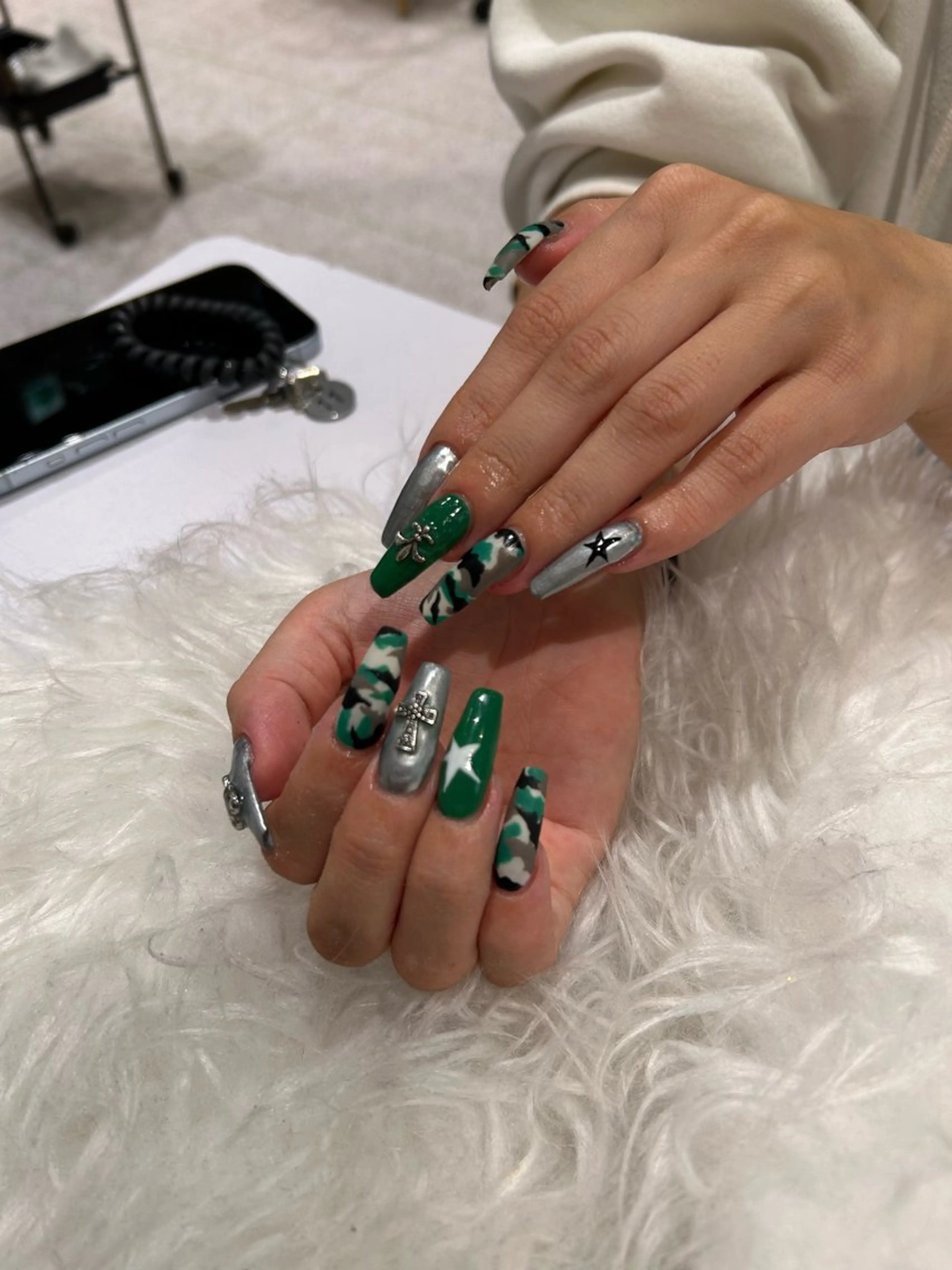 ネイル ハンドネイル ♡ハイトーン★ ネイル/しの♡のヘアスタイル