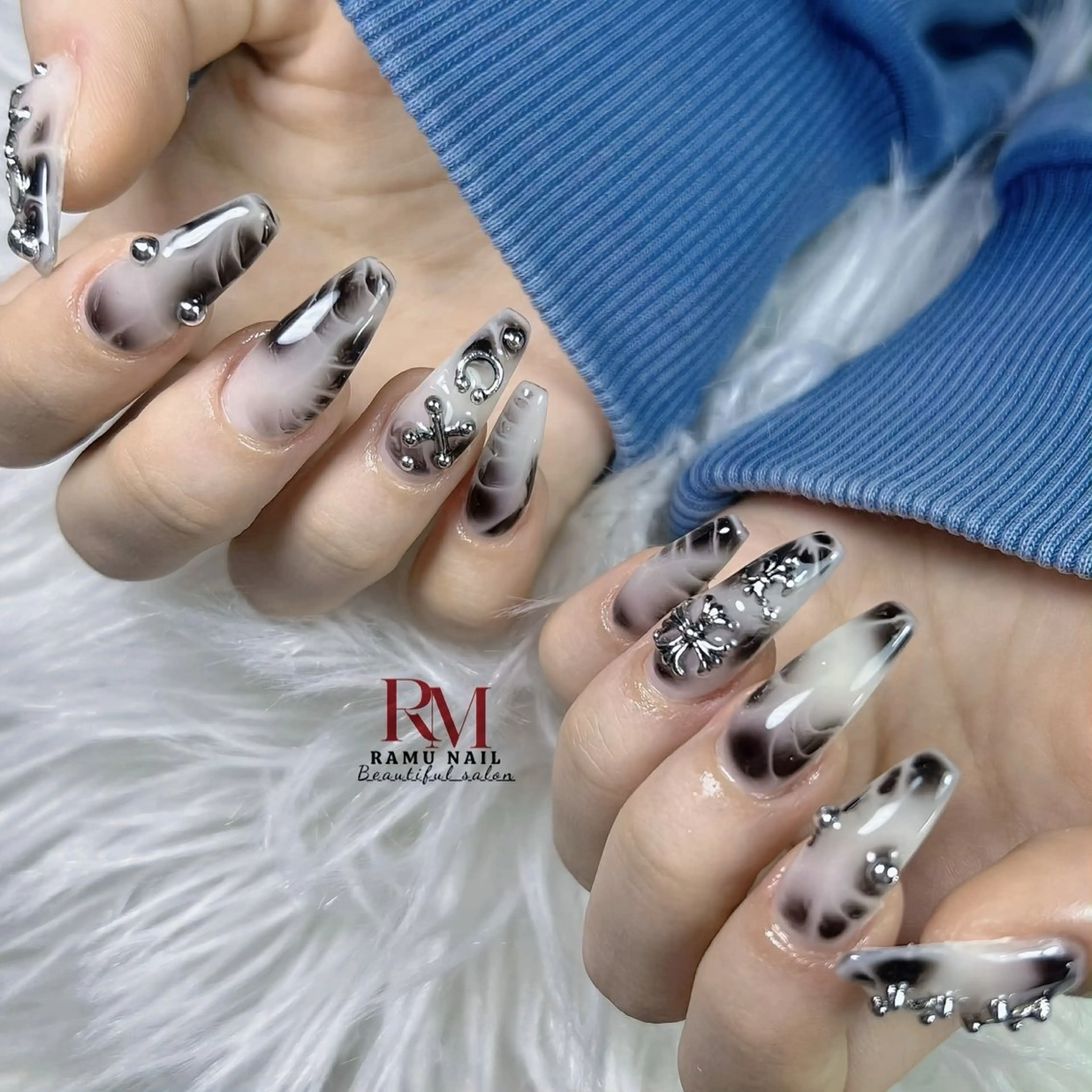ネイル キラキラネイル マグネットネイル ミラーネイル ピンク ワンホンネイル ハンドネイル RAMU Nail 恵比寿店のネイルデザイン