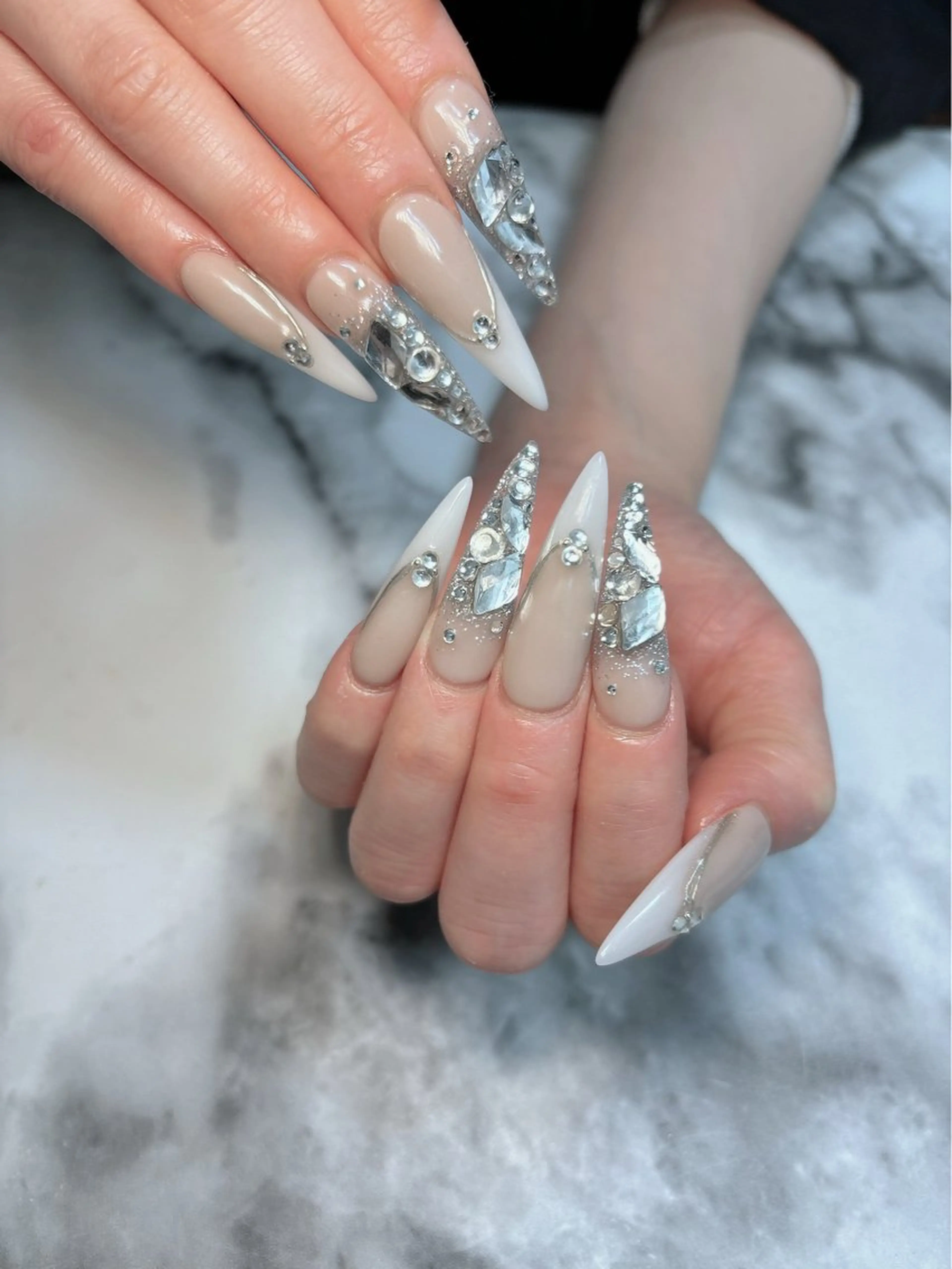 ネイル ロングネイル ハンドネイル Kayo 💅のネイルデザイン