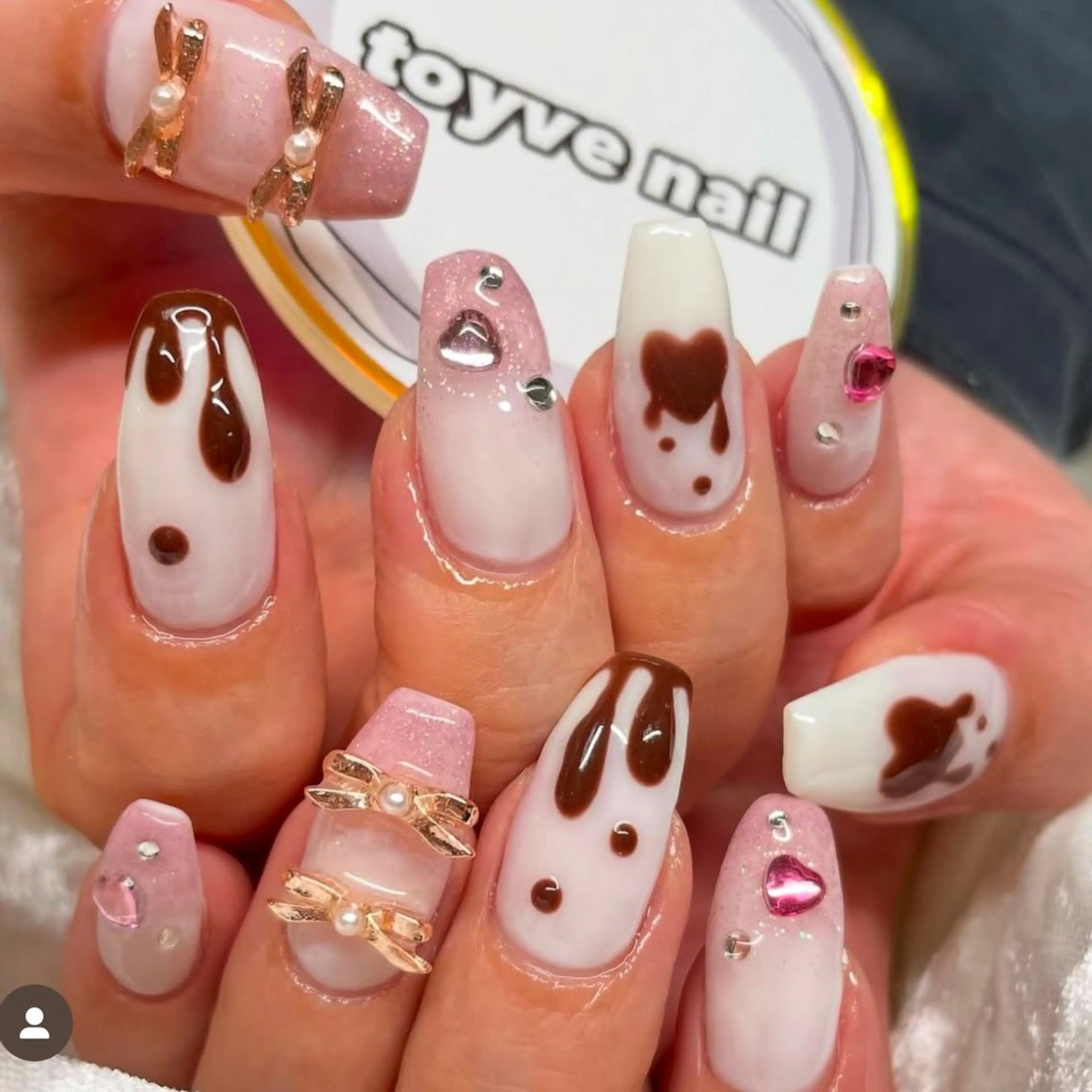 ネイル フレンチネイル ガーリー グラデーション ハート スカルプネイル toyvenail 🖤enaのネイルデザイン