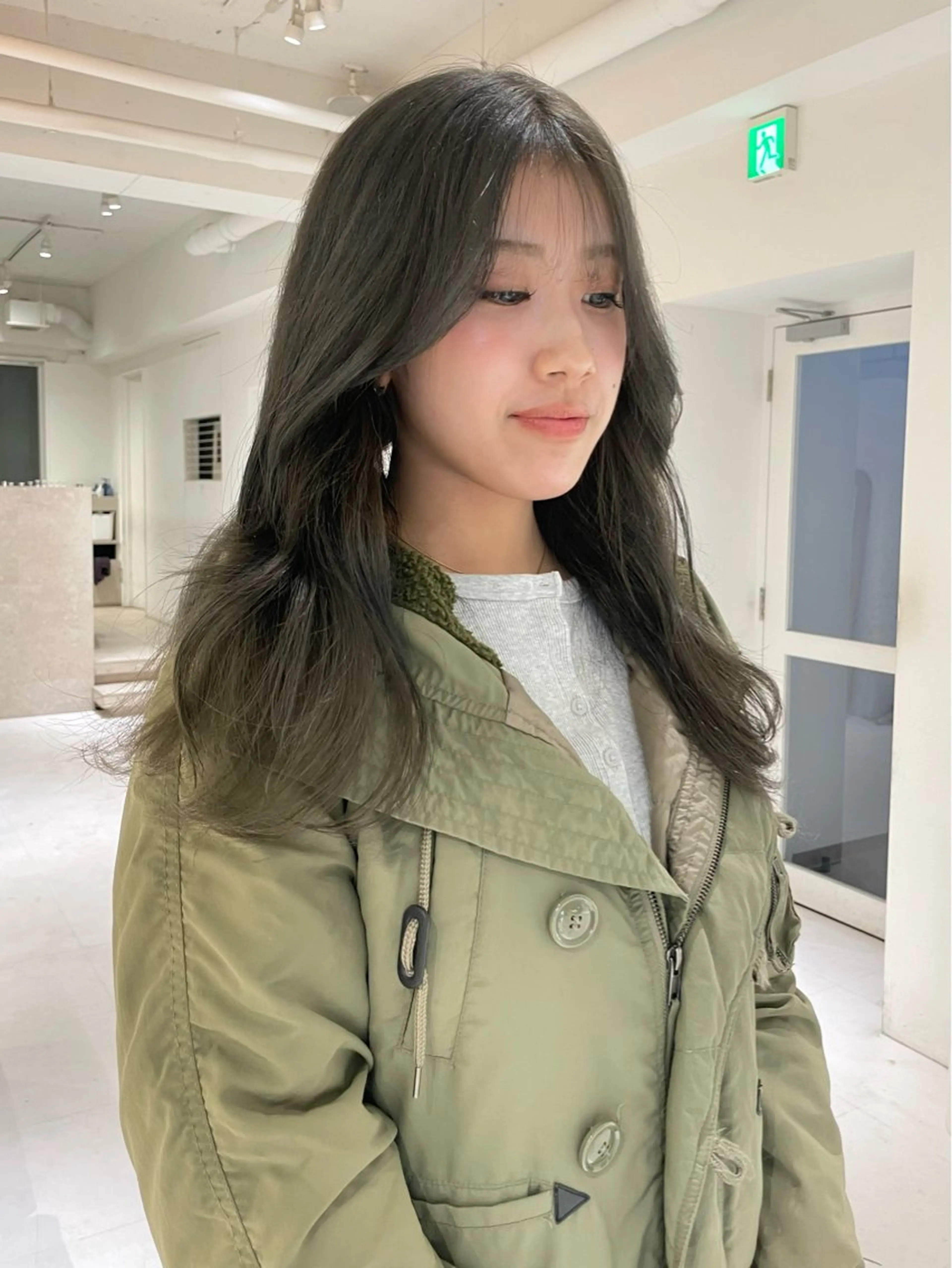 セミロング カラー 透明感カラー ヘアカラー loely 💞miyuのヘアスタイル