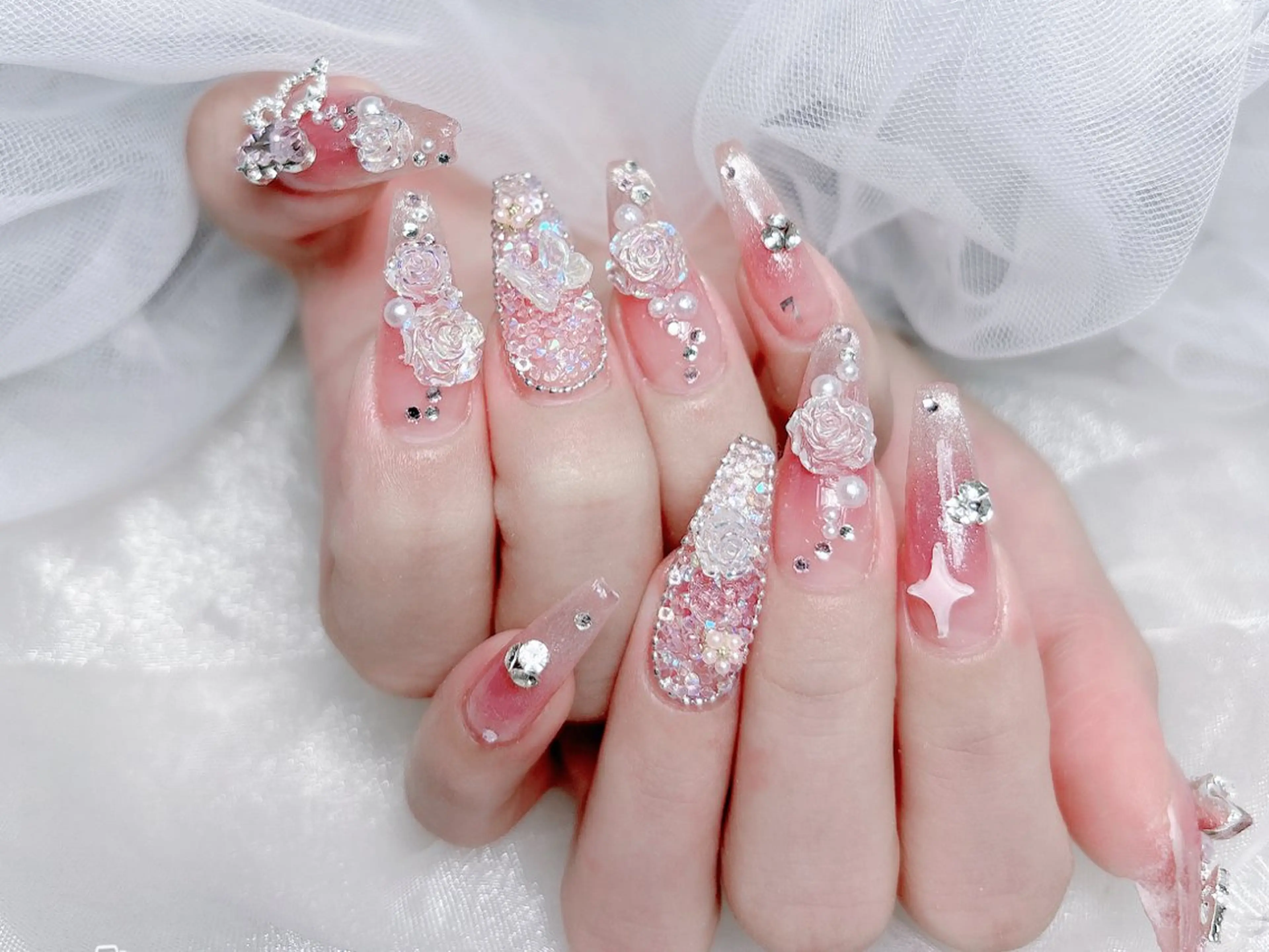 ネイル 成人式 ロングネイル マグネットネイル 大理石ネイル(マーブル) リボン ハンドネイル MoMoA Nail ネイル長さ出し専門店のネイルデザイン