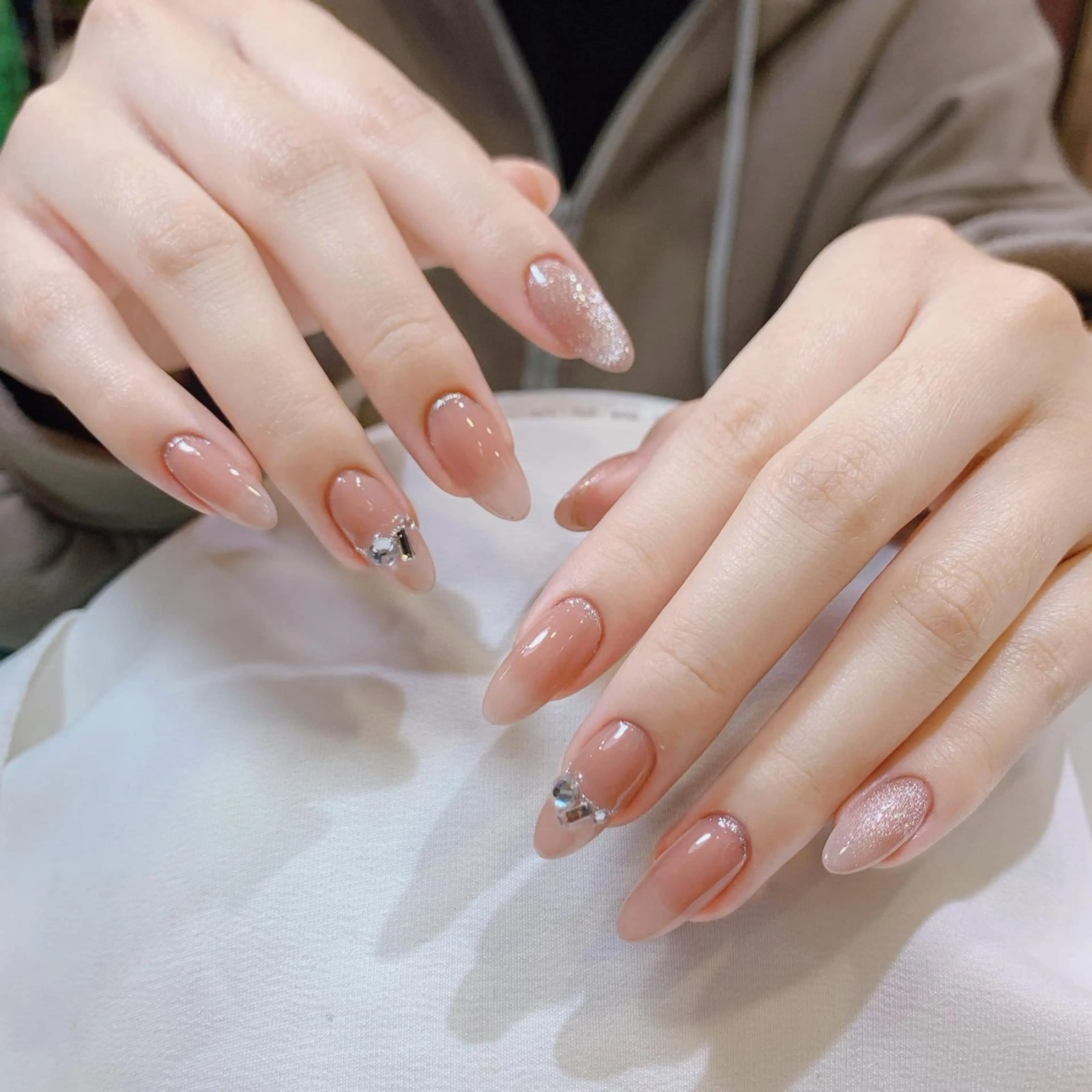 ネイル 長さ出し フレンチネイル ジェルネイル ガラスフレンチ 韓国ネイル ハンドネイル Minette nailHuongのネイルデザイン