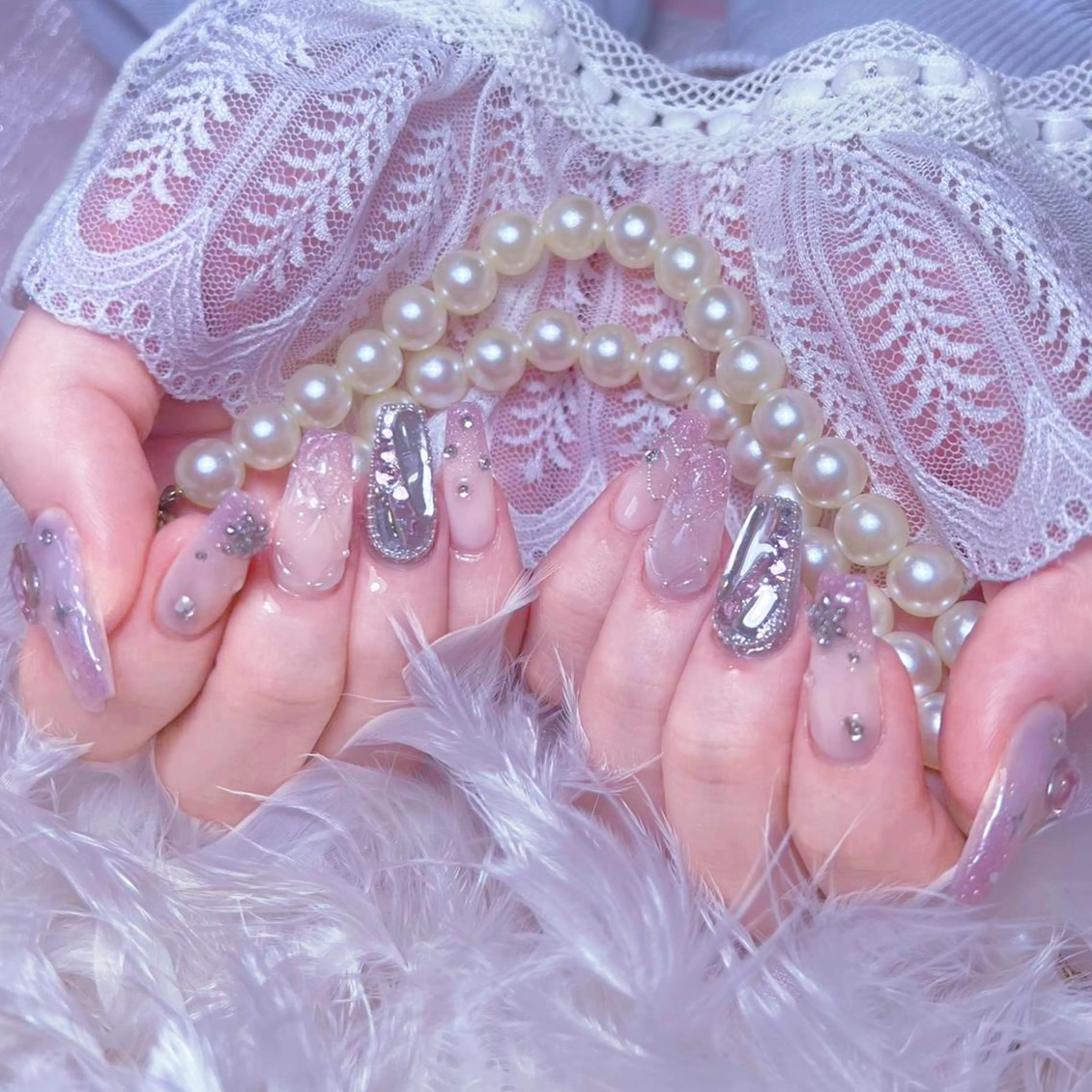 ネイル アートネイル オーロラネイル フラッシュネイル ガーリー キラキラネイル リナ 💅のネイルデザイン