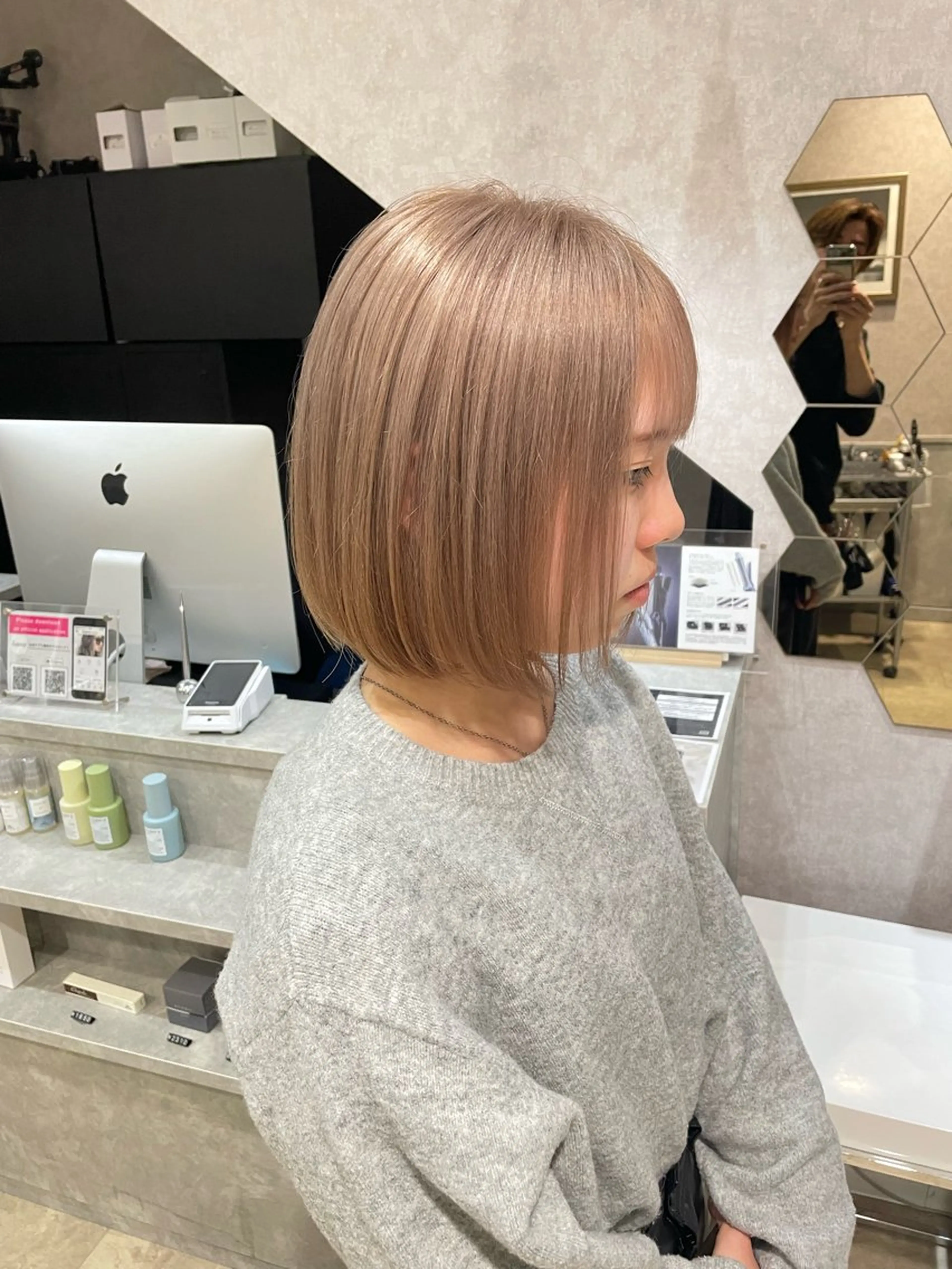 ミディアム カラー ヘアカラー トリートメント 縮毛矯正ボブ/ 髪質改善/カットのヘアスタイル