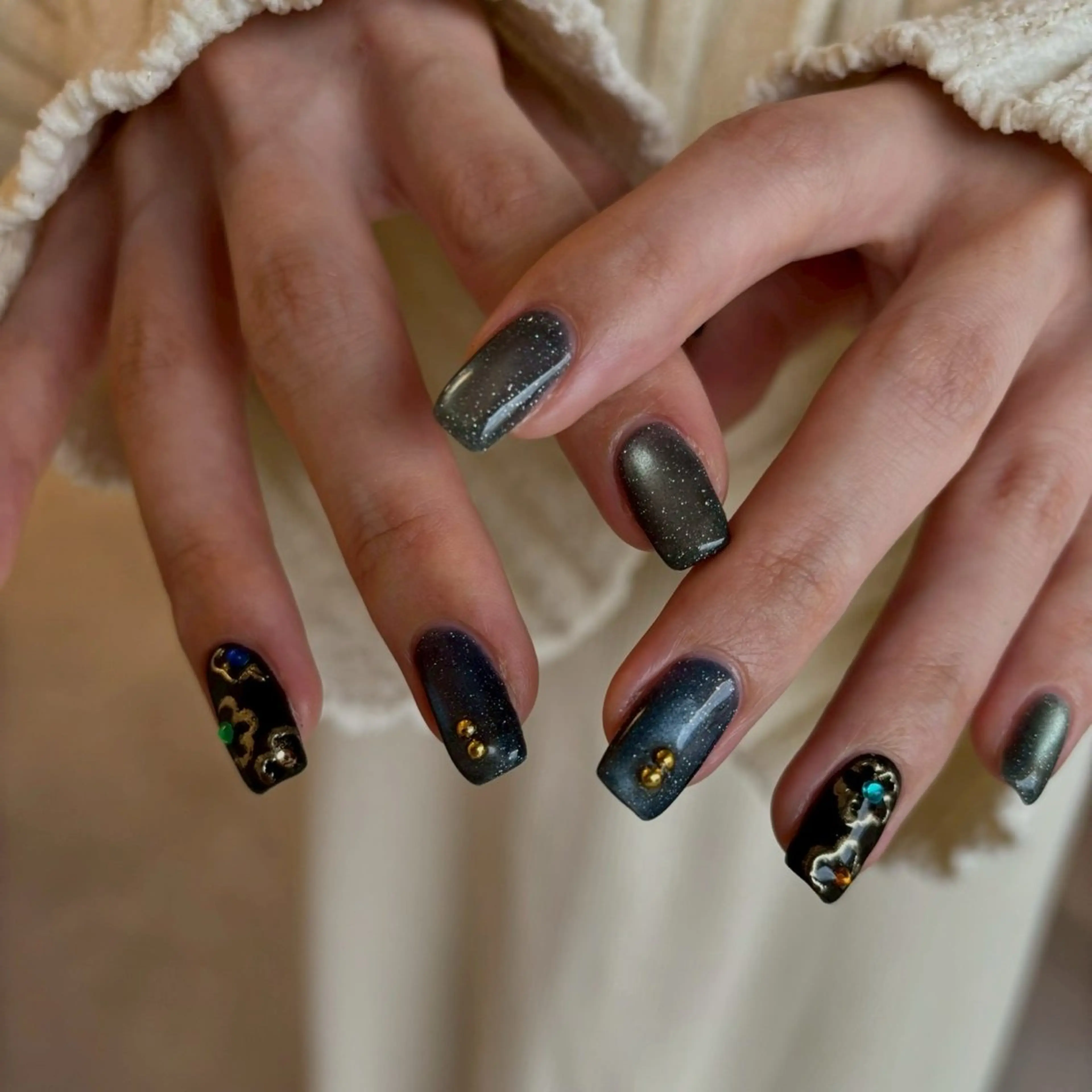ネイル マグネットネイル ニュアンスネイル nailsalon Rihkaのネイルデザイン