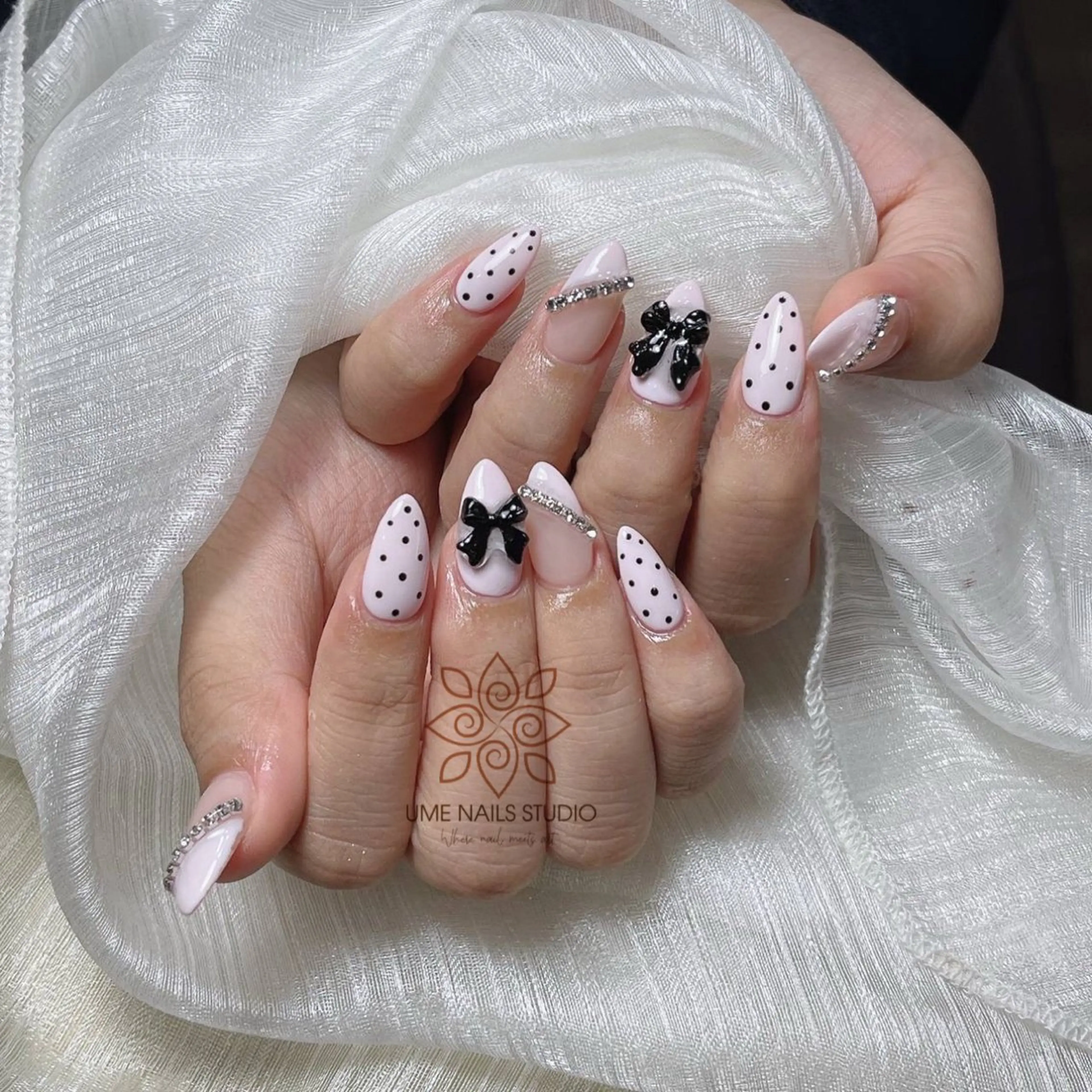 ネイル チークネイル クリアネイル ガーリー キラキラネイル 韓国ネイル Ume Nail Studioのネイルデザイン