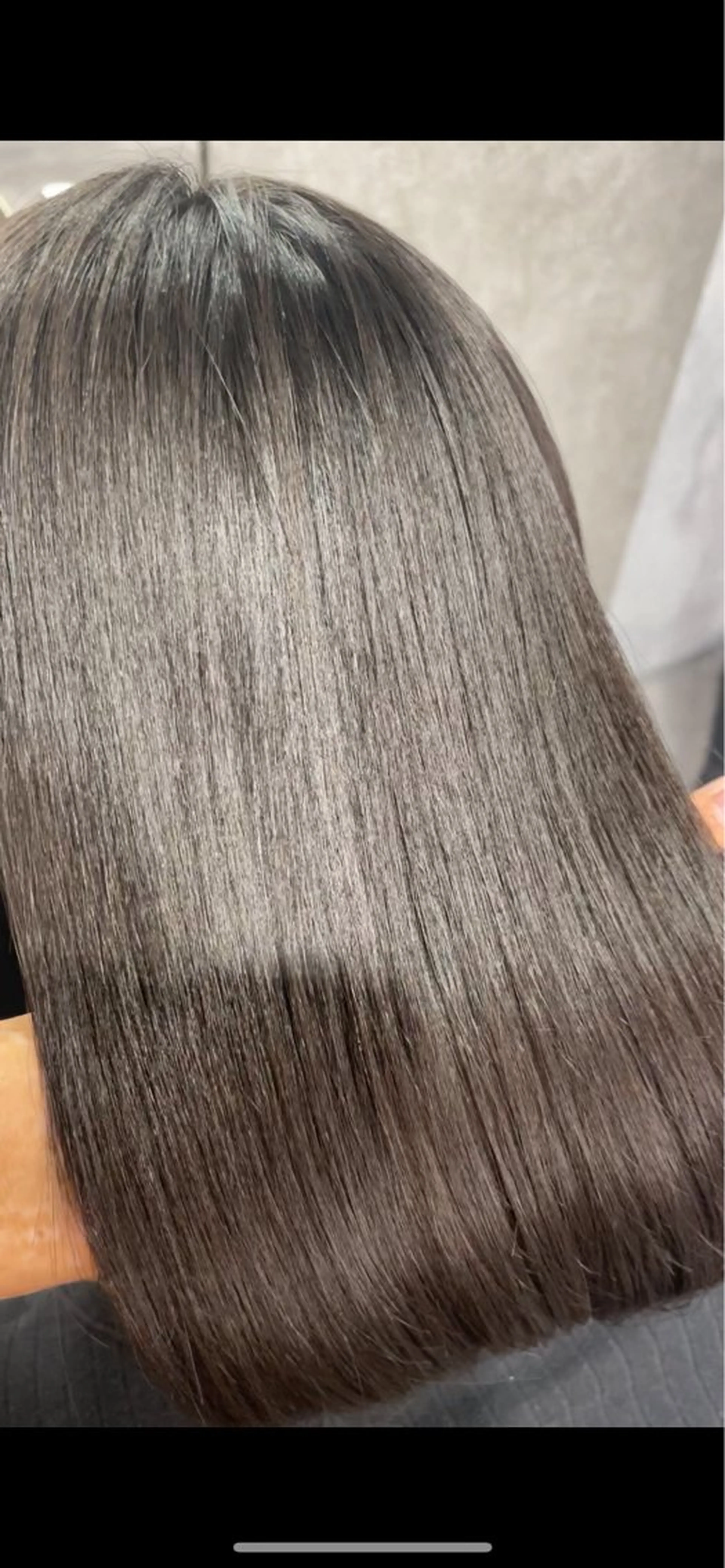 ロング 縮毛矯正 韓国風レイヤーカラー ライムのヘアスタイル