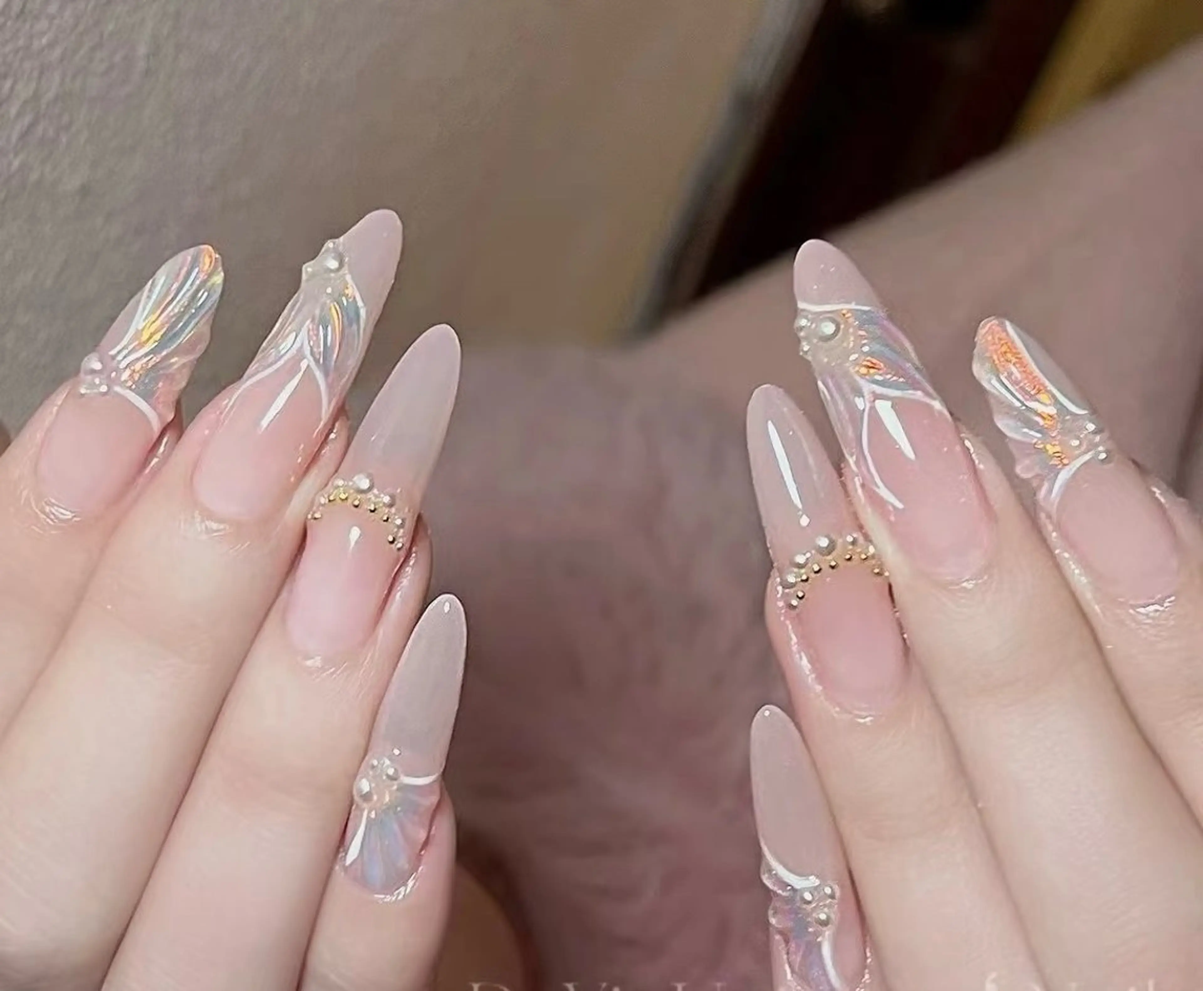 ネイル ハンドネイル BiEiネイルサロン所属・BiEi ネイルサロン長さ出しのネイルデザイン