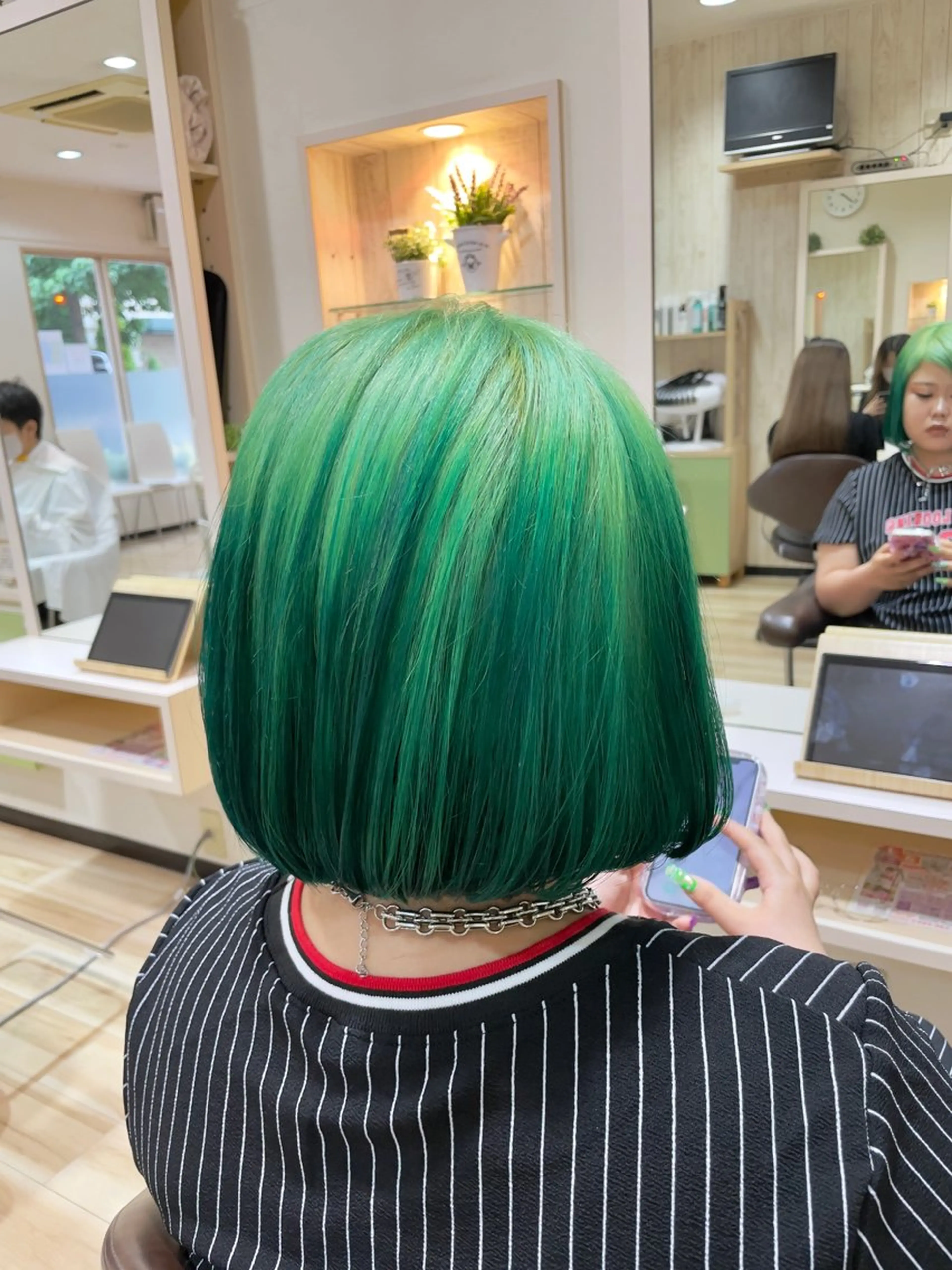 ショート カラー ブリーチ デザインカラー 🌈派手髪ハイトーン 🌈鈴木亮太🌈のヘアスタイル