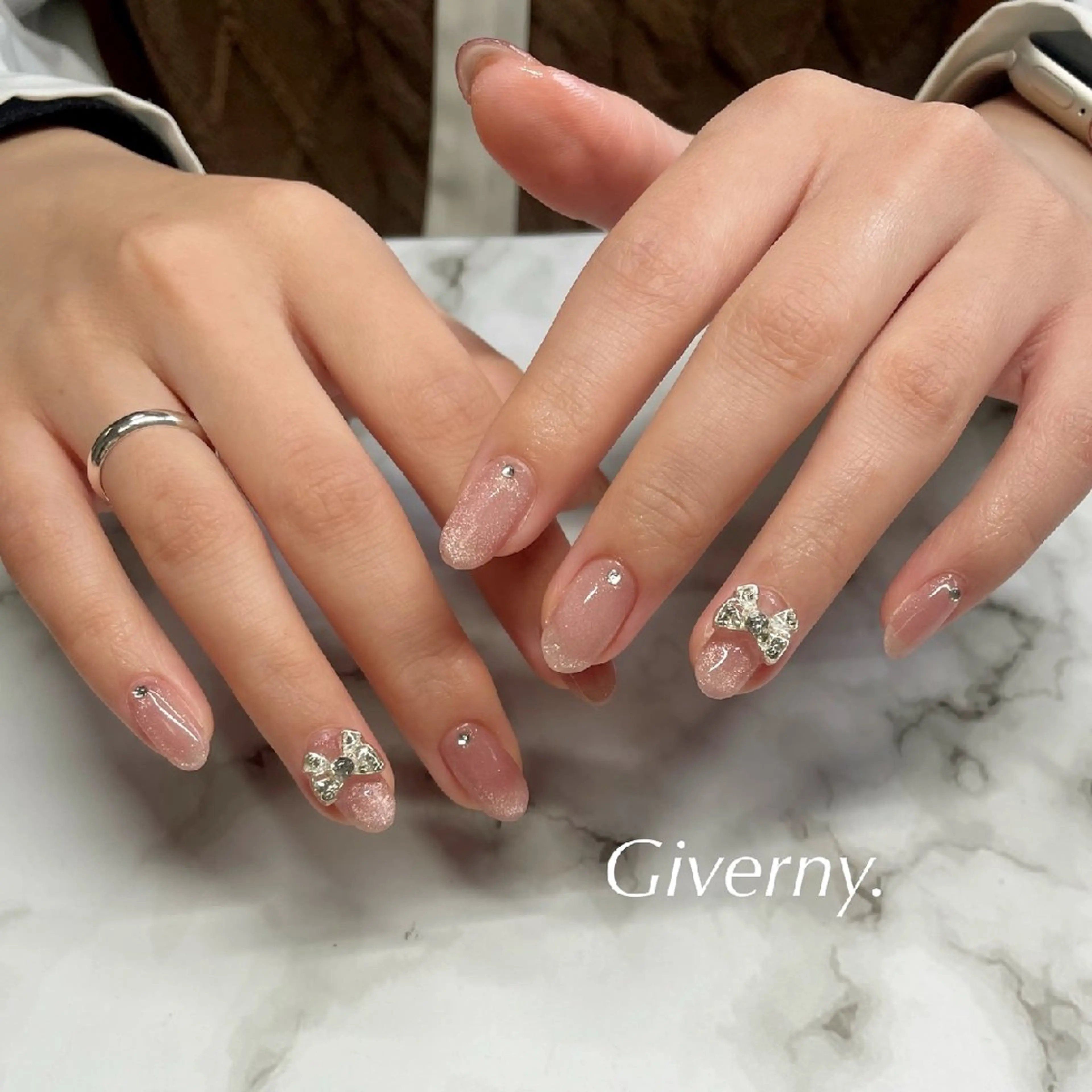 ネイル マグネットネイル リボン 春ネイル ハンドネイル Giverny .のネイルデザイン