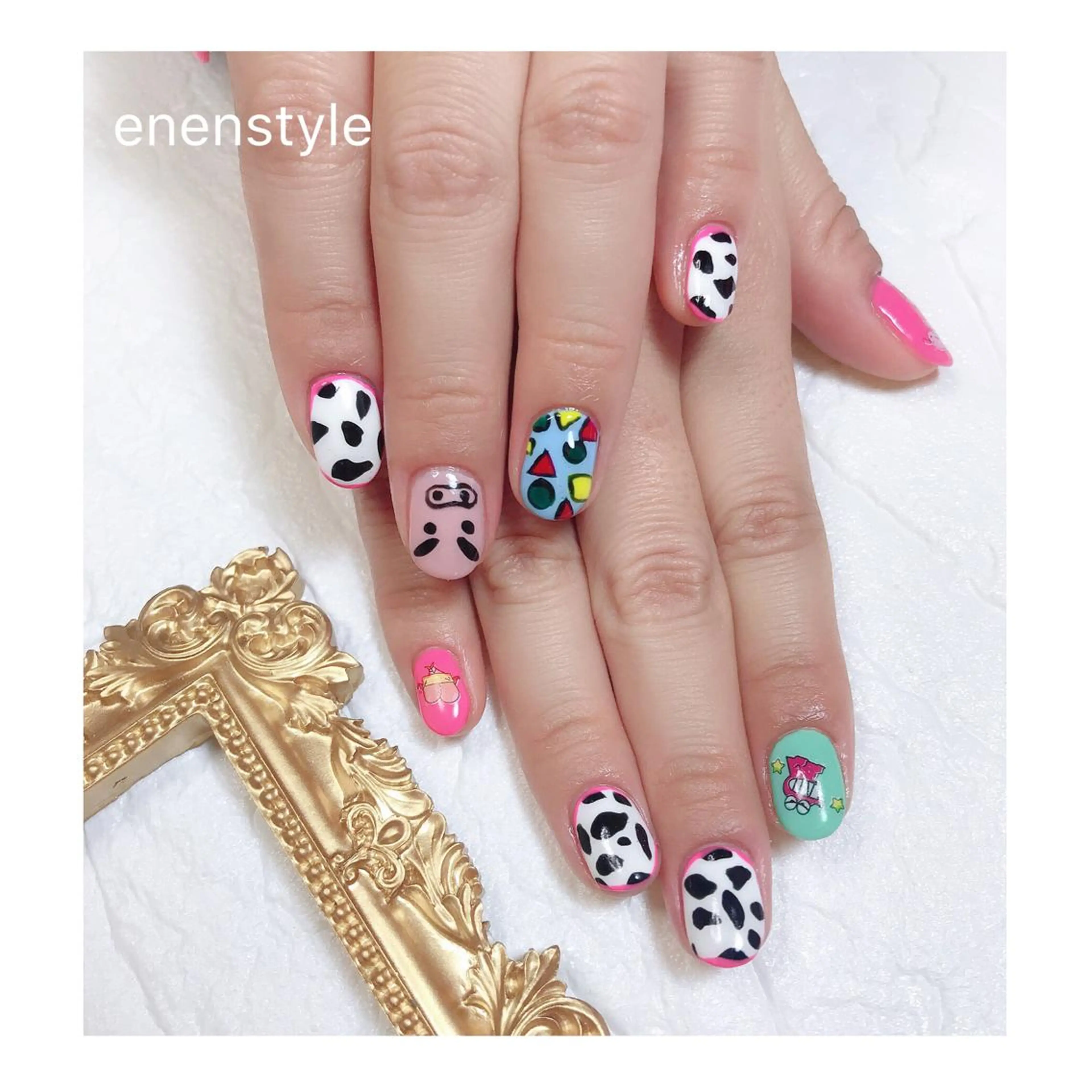 ショート ネイル ジェルネイル ニュアンスネイル オフィスネイル ワンカラーネイル ピンク 👑enen style👑のネイルデザイン