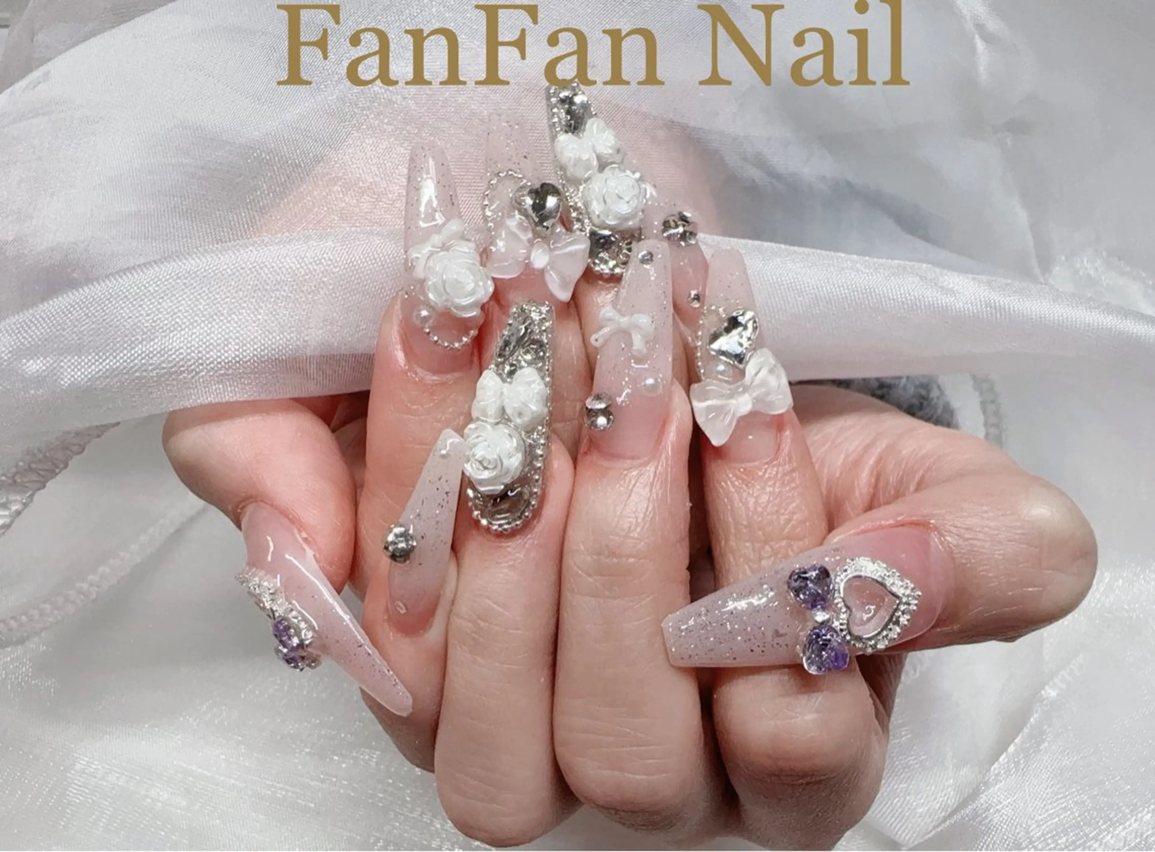 ネイル アートネイル オーロラネイル ガーリー キラキラネイル 韓国ネイル ハンドネイル KaKa FanFanNailのネイルデザイン